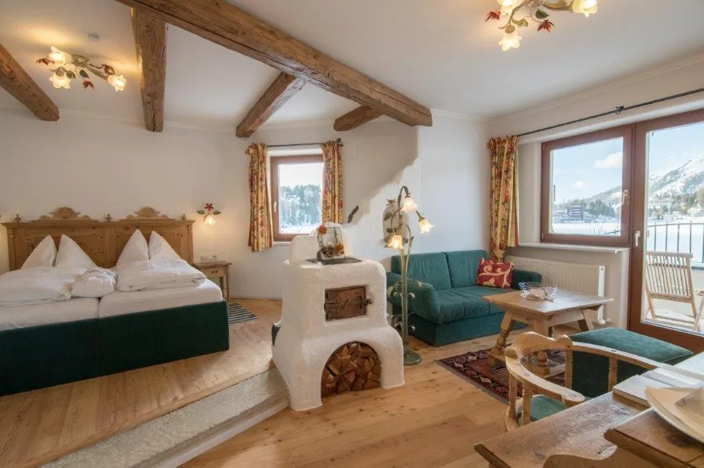 Romantic Suite with Sauna in Seehotel Jägerwirt