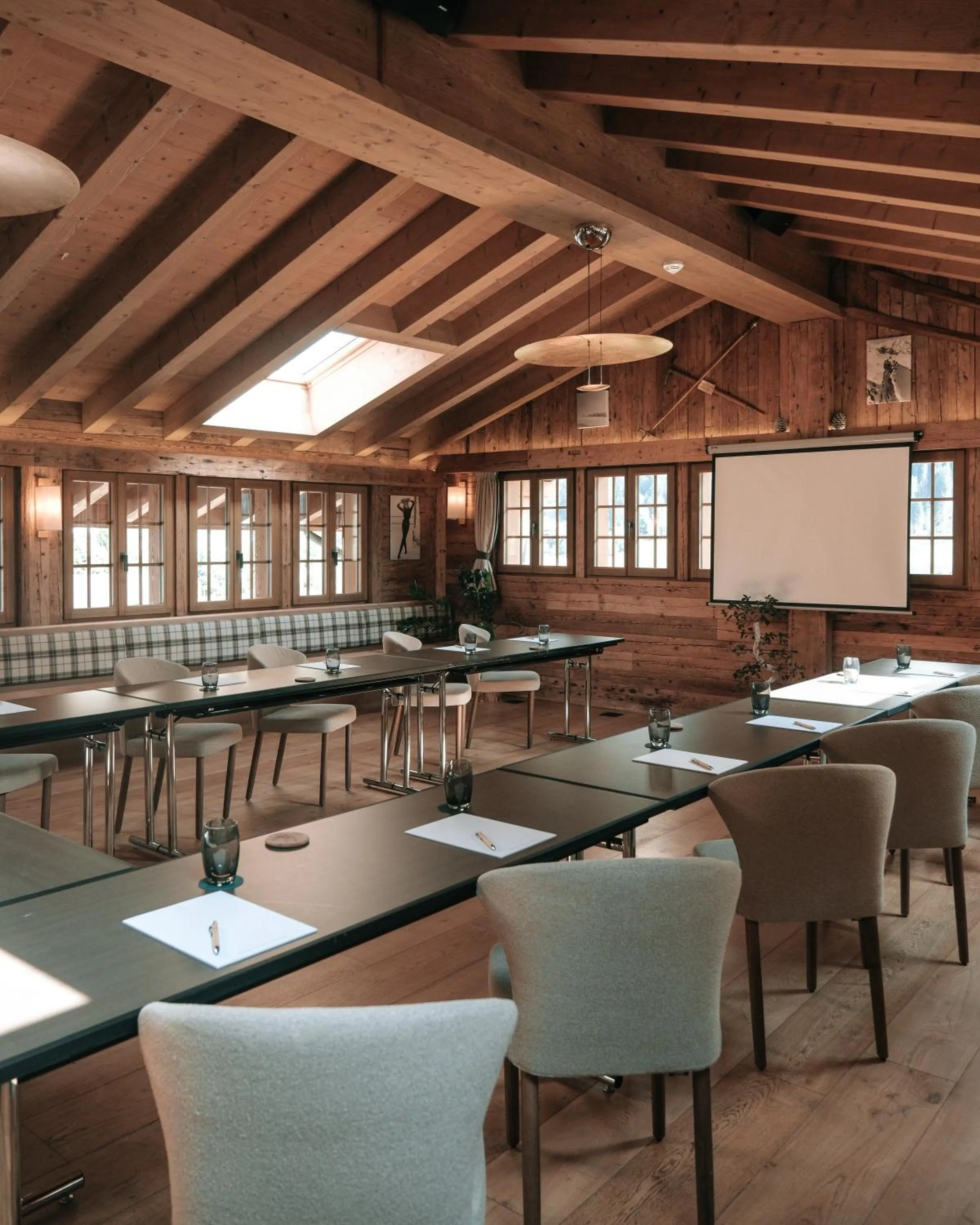 Restaurant/places to eat in Hôtel de Rougemont & Spa