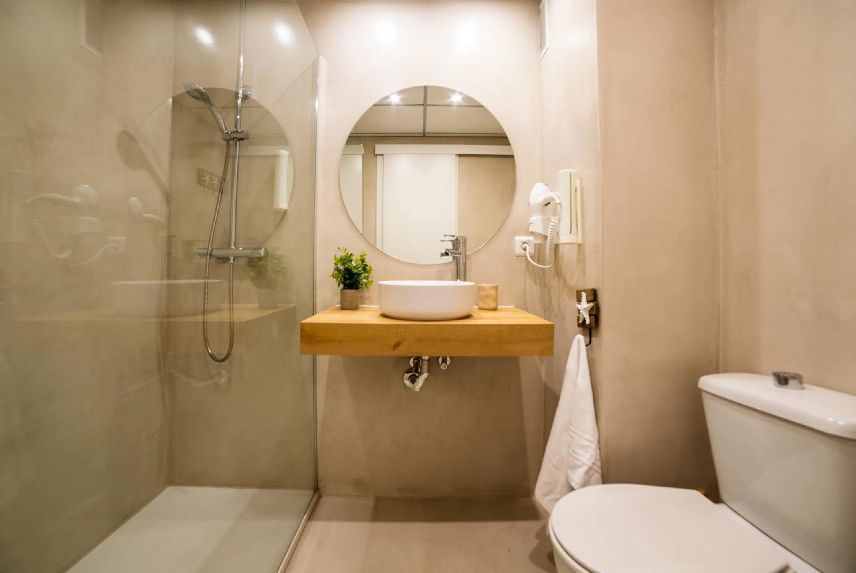 Shower, Bathroom in Inter2Salou