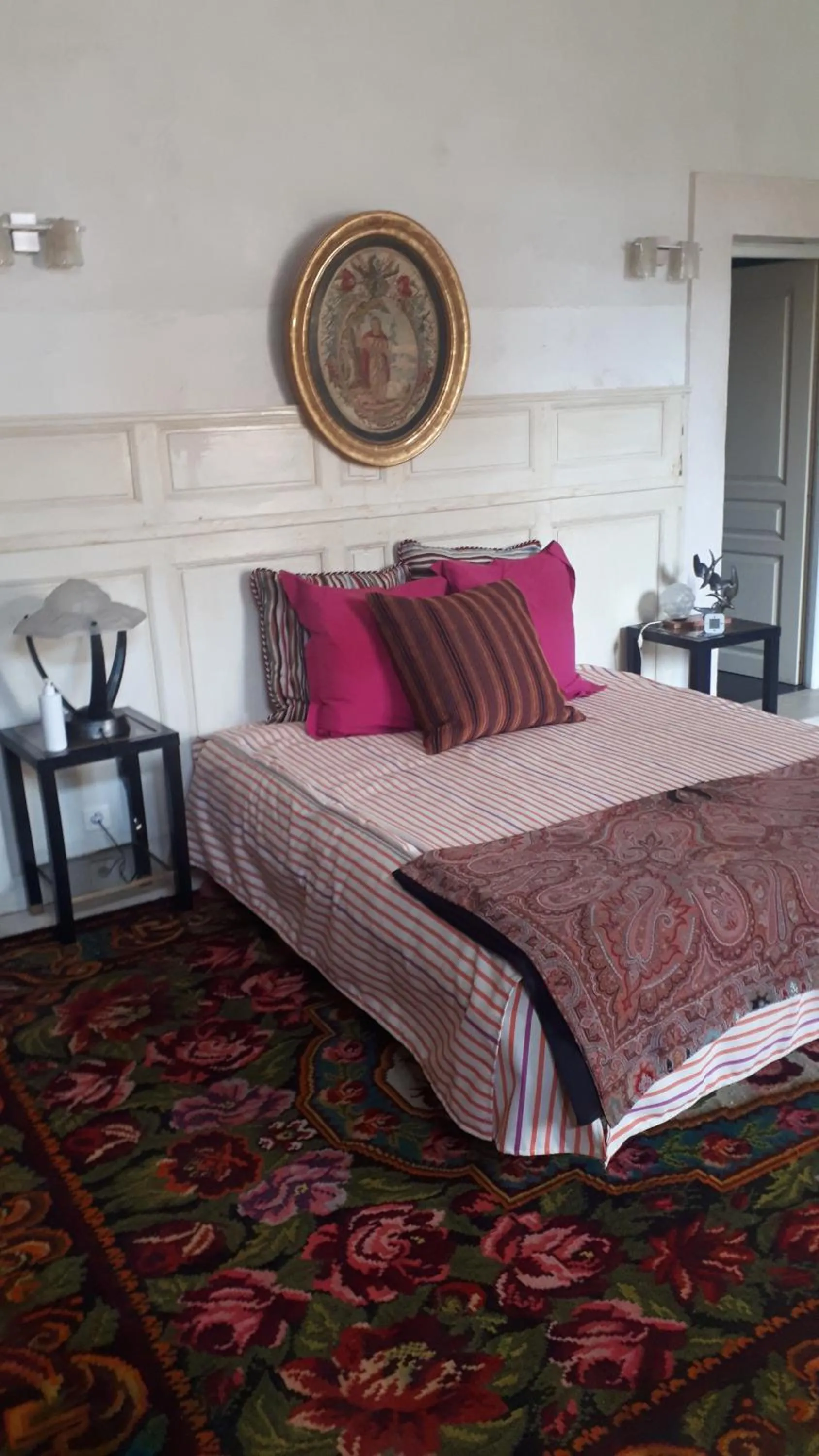 Bed in Le Couvent du Vieux Port