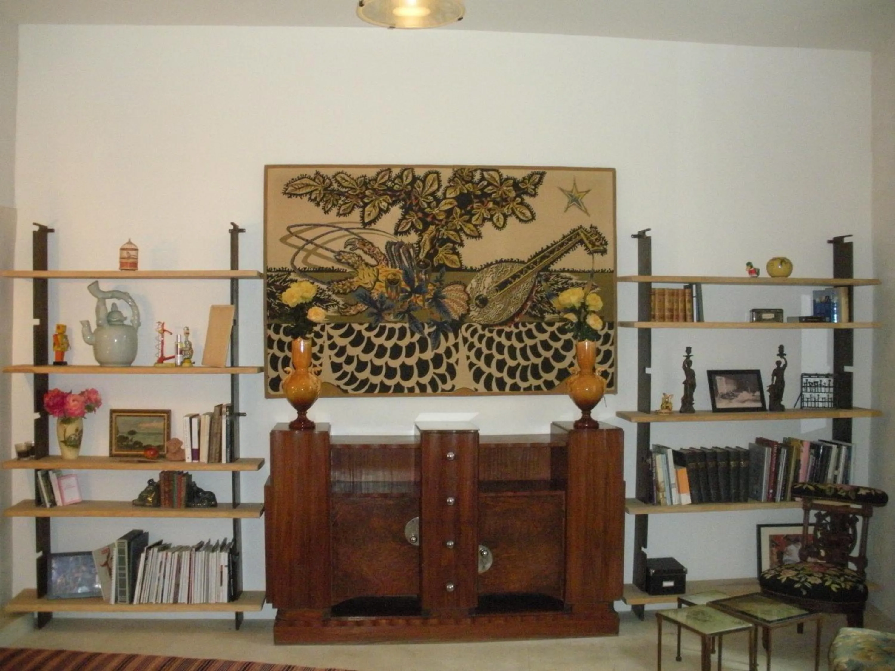 Photo of the whole room in Le Couvent du Vieux Port