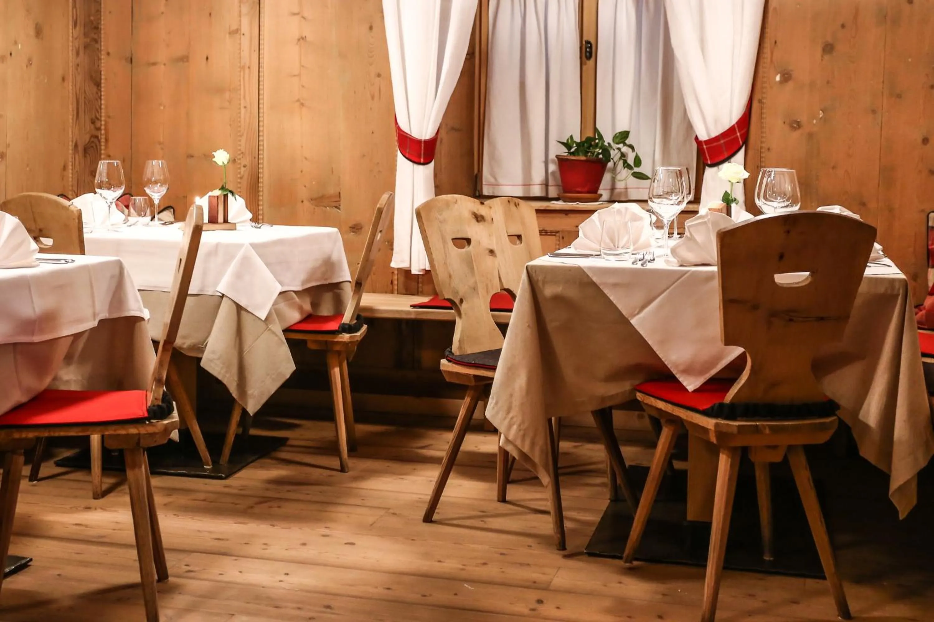 Restaurant/places to eat in Hotel Gasthof Höllriegl