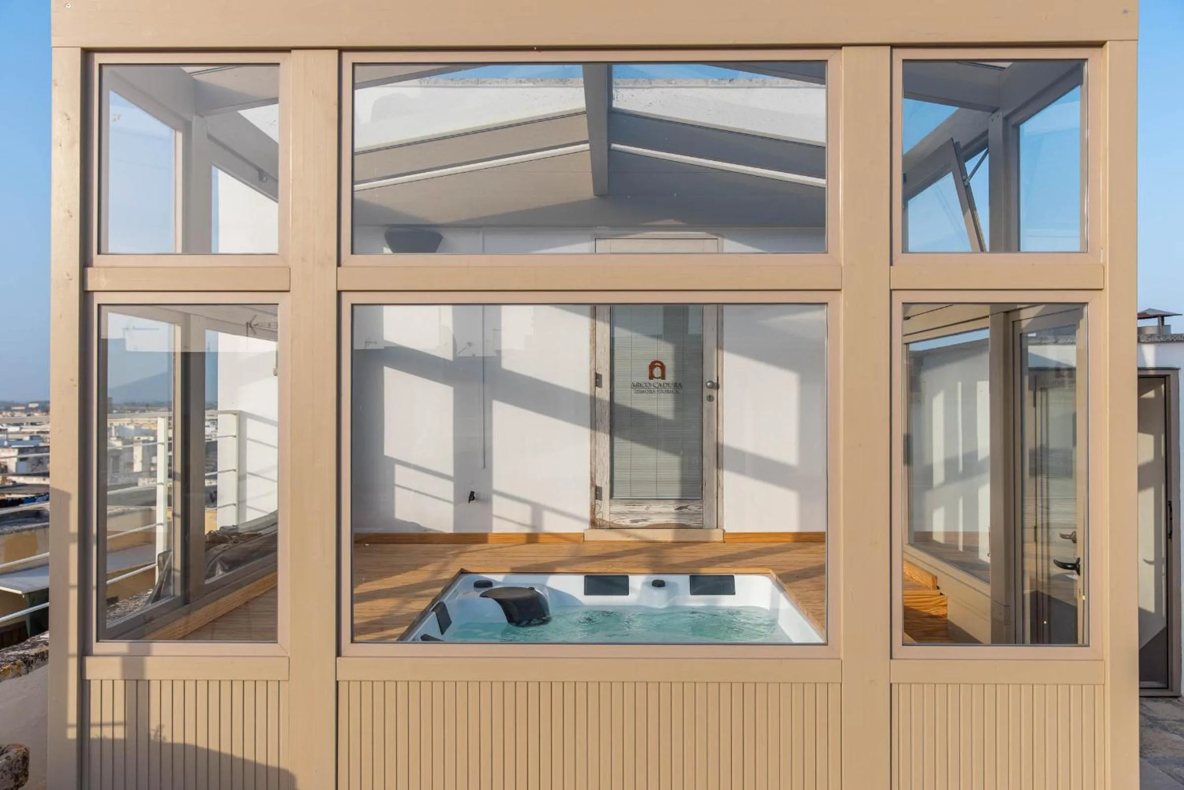 Hot Tub in Palazzo Arco Cadura Hotel & Spa