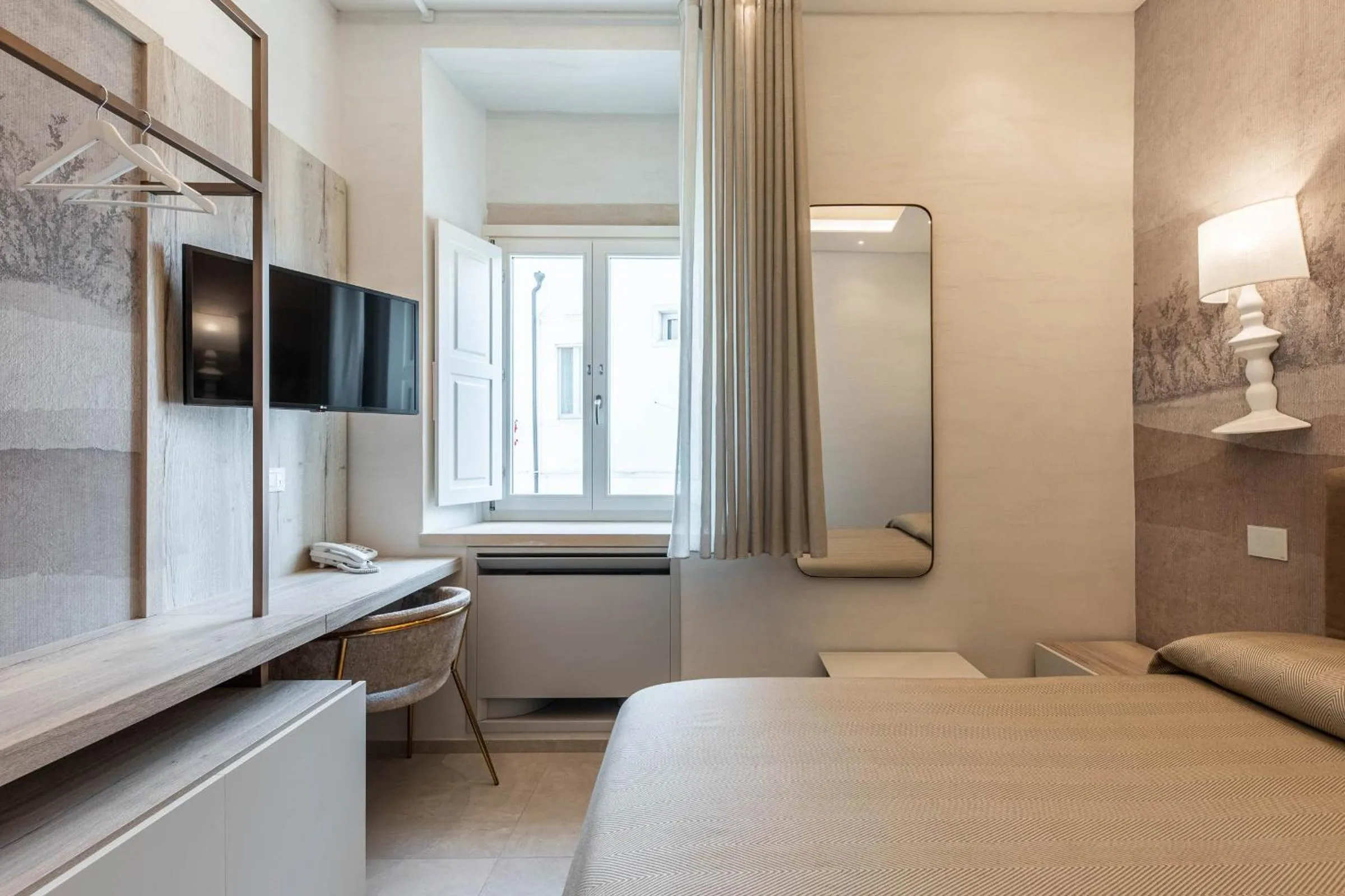 Bed in Palazzo Arco Cadura Hotel & Spa