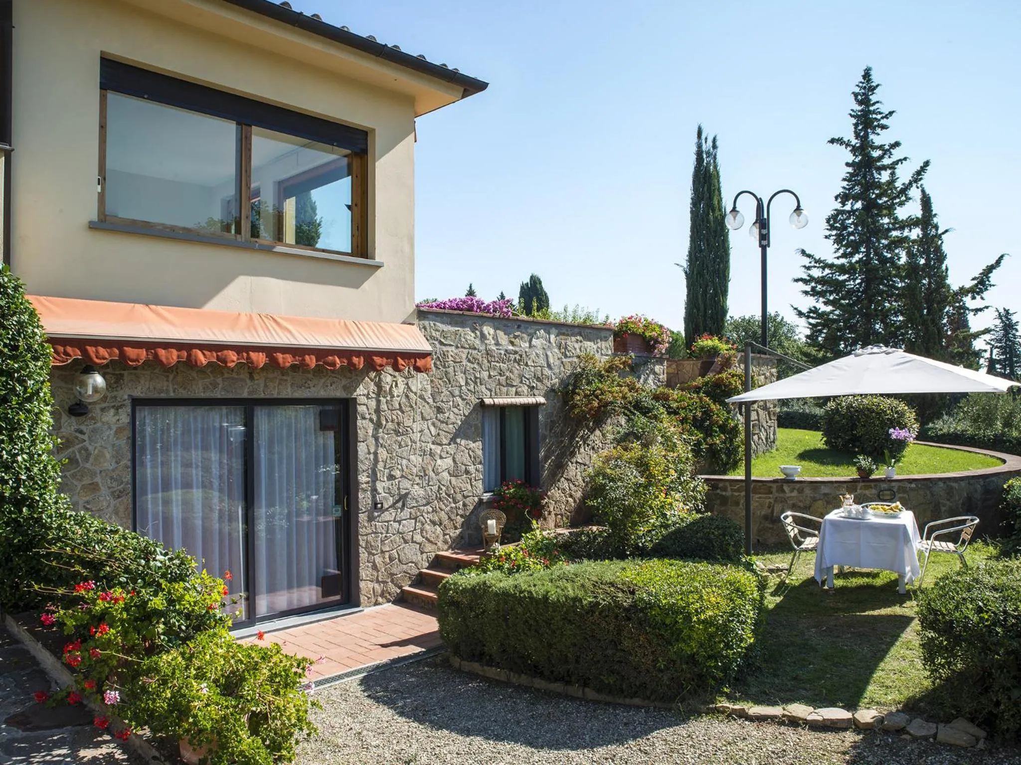 Property building in Villa Il Borraccio - Apartments Azalea and Begonia