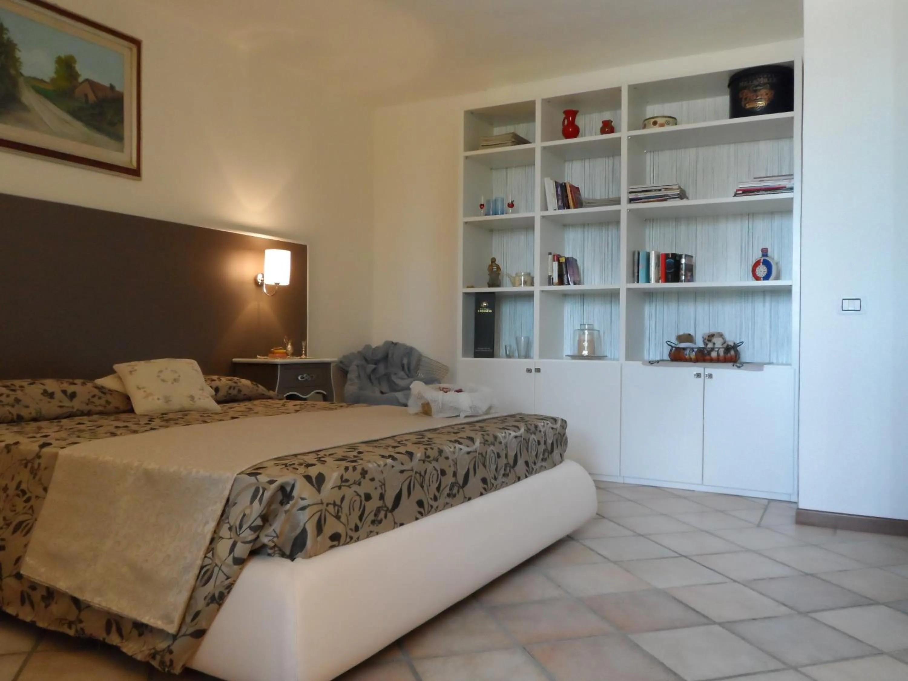 Bedroom, Bed in Villa Il Borraccio - Apartments Azalea and Begonia