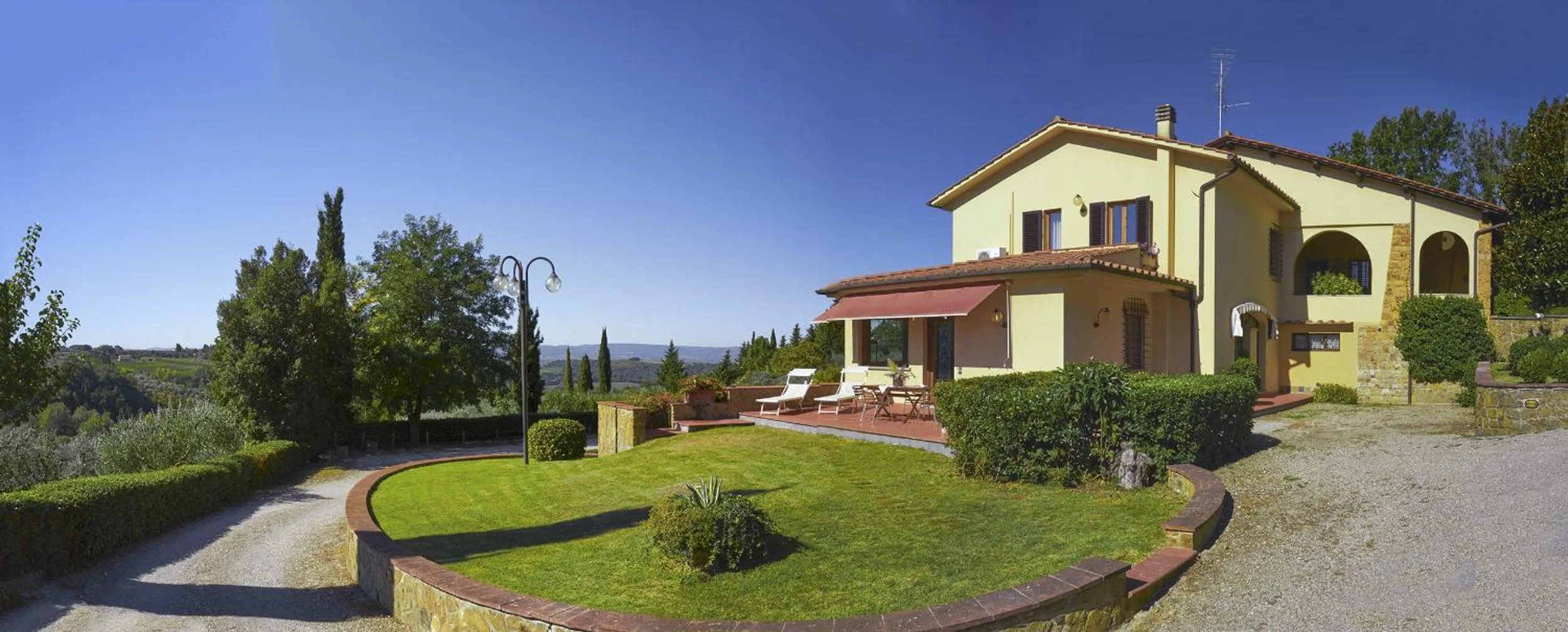 Three-Bedroom Apartment (6 Adults) in Villa Il Borraccio - Apartments Azalea and Begonia