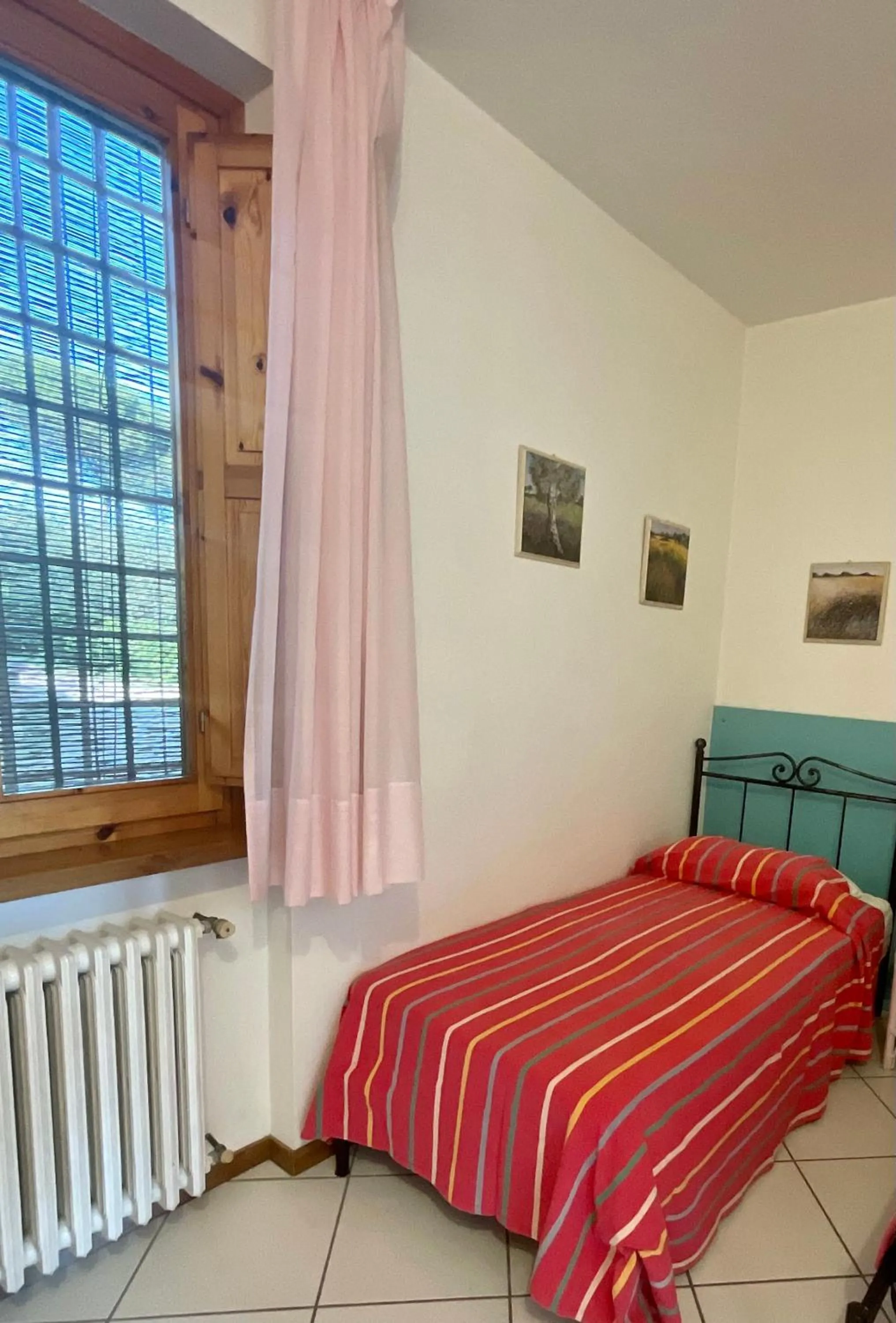 Bedroom, Bed in Villa Il Borraccio - Apartments Azalea and Begonia