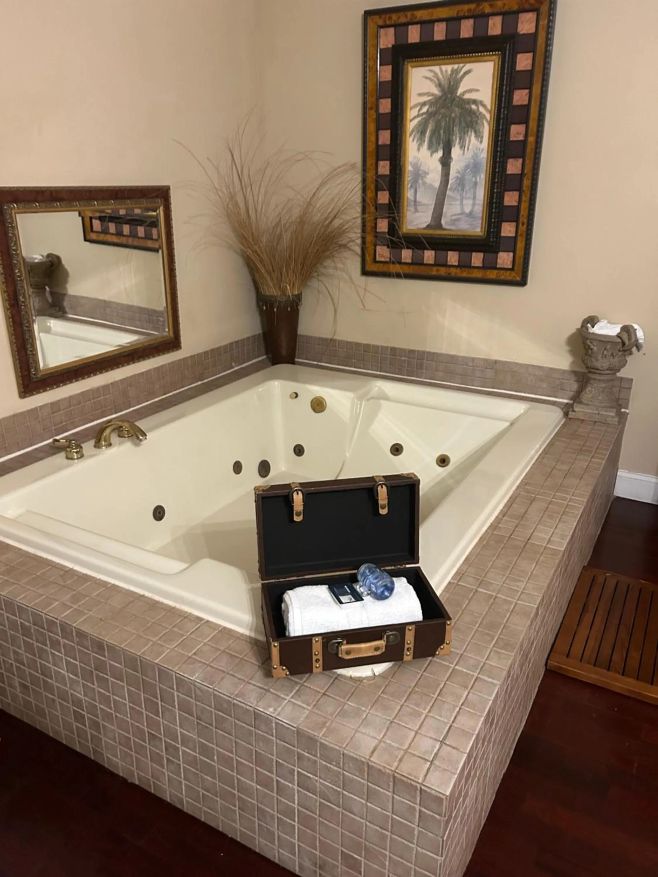 Colts Neck Inn Hotel