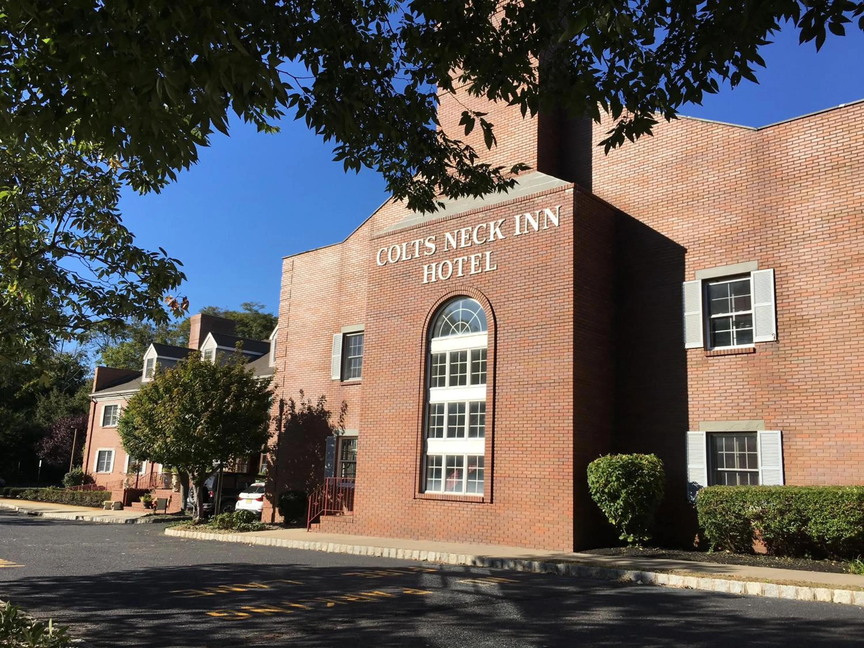 Property building in Colts Neck Inn Hotel