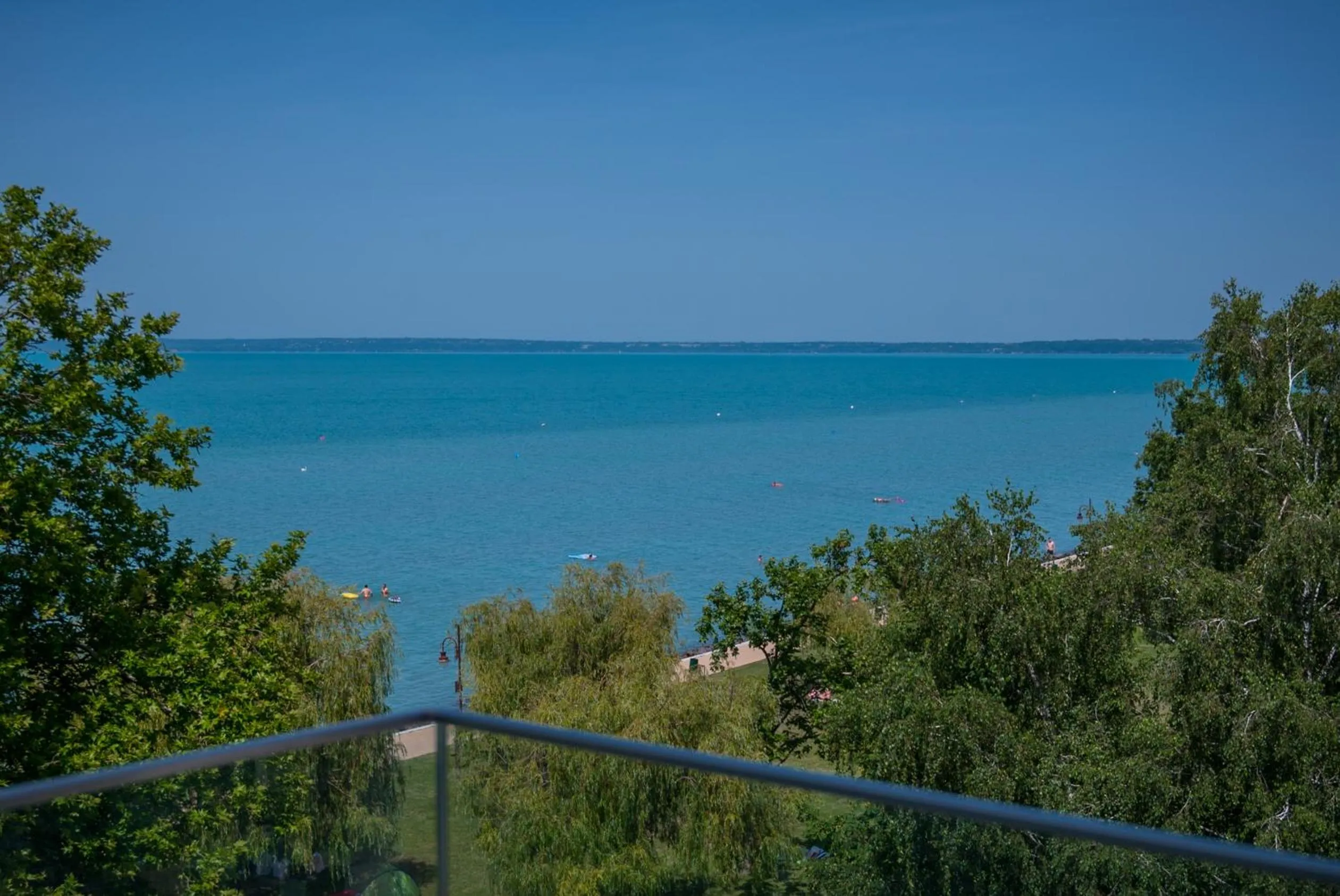 Day in BJ81 Suite Hotel