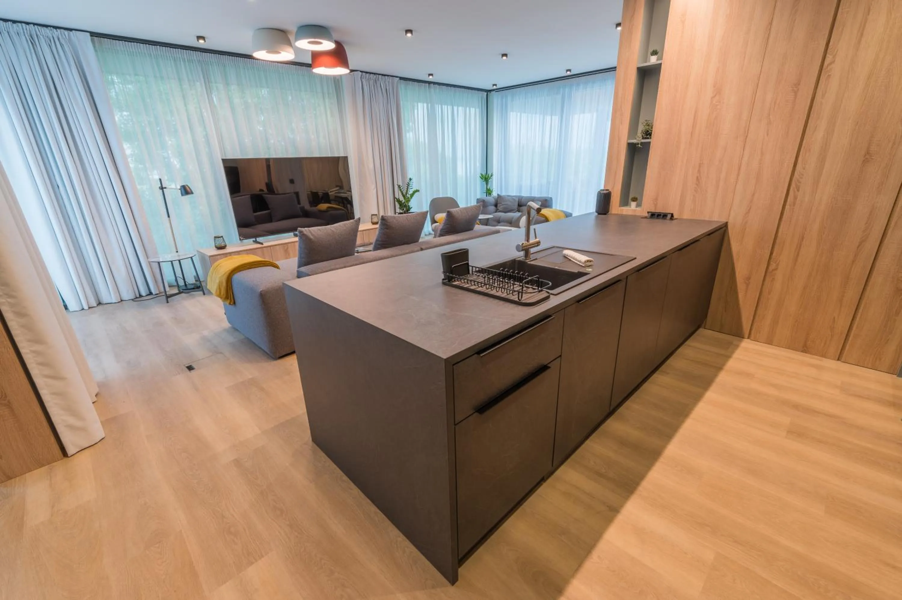 TV and multimedia in BJ81 Suite Hotel