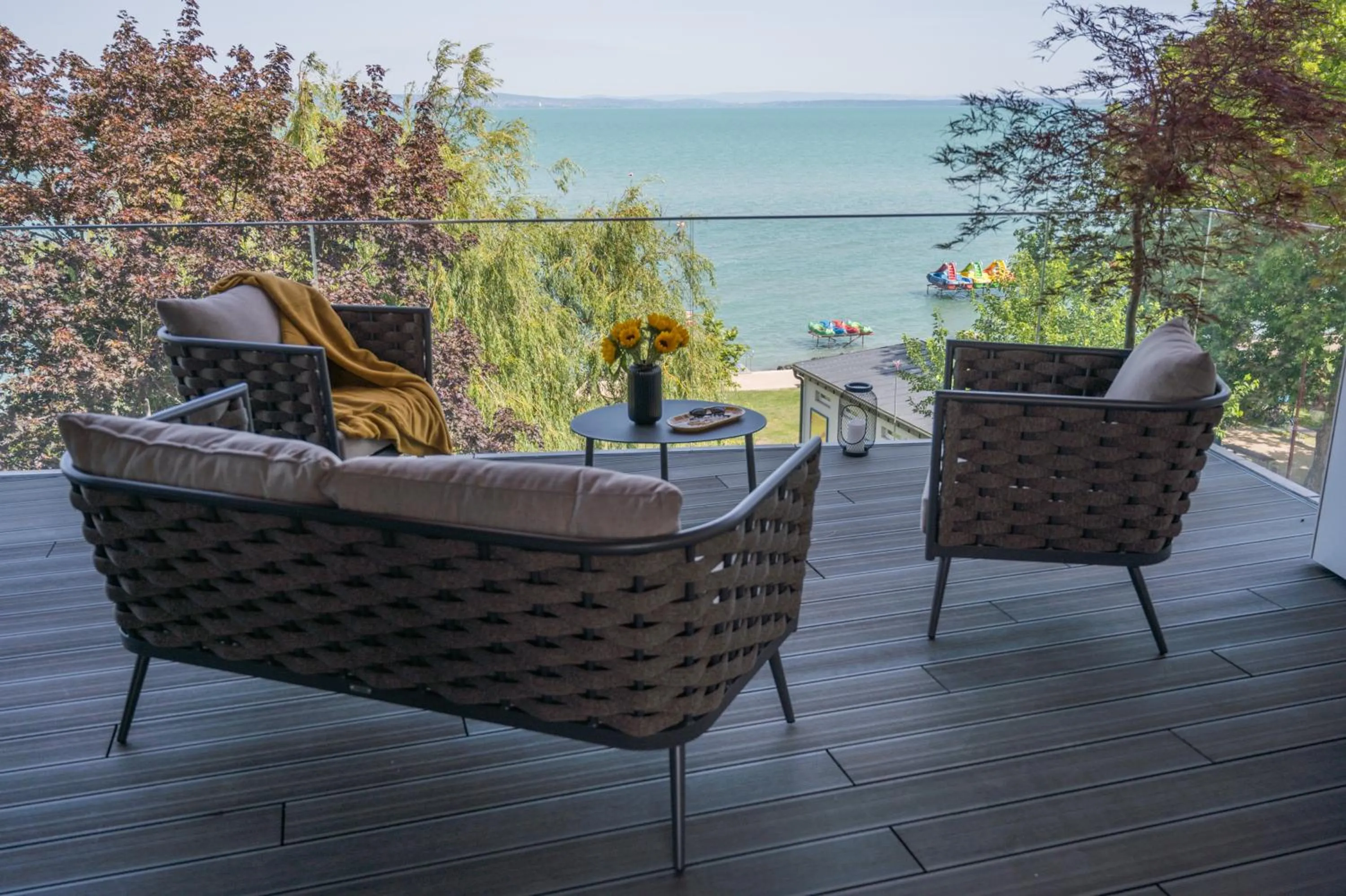 Day in BJ81 Suite Hotel