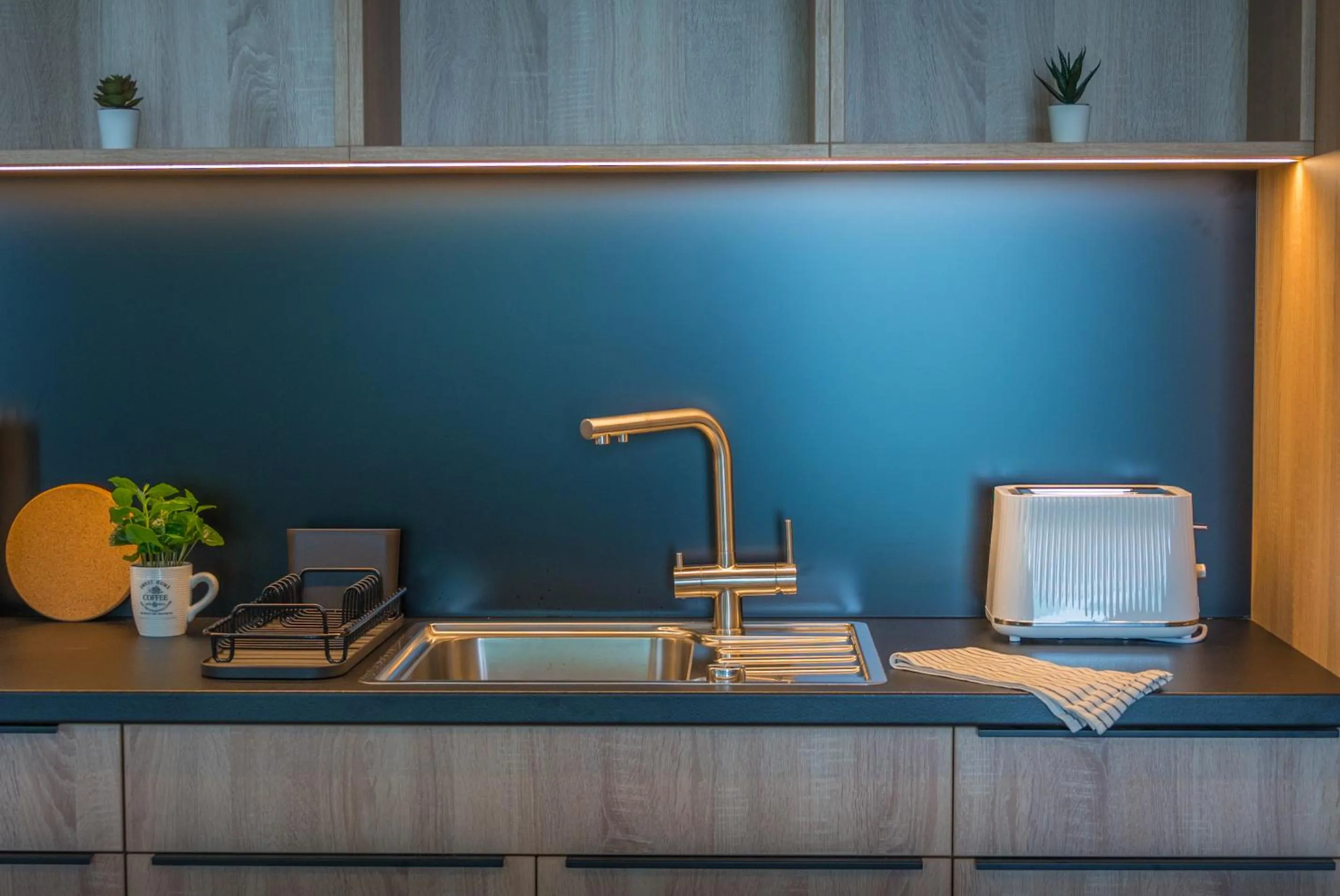 Kitchen or kitchenette in BJ81 Suite Hotel