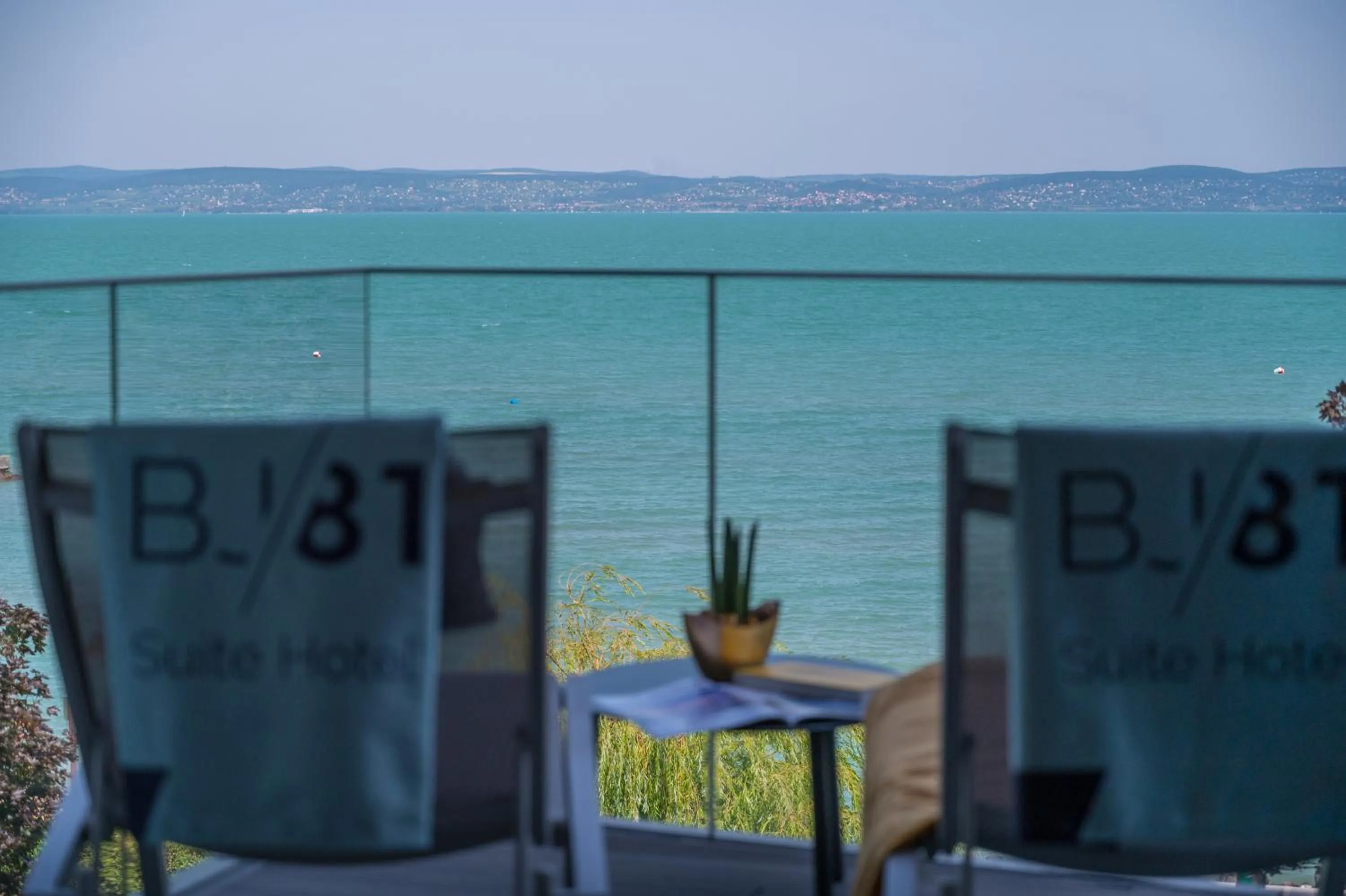 Day in BJ81 Suite Hotel