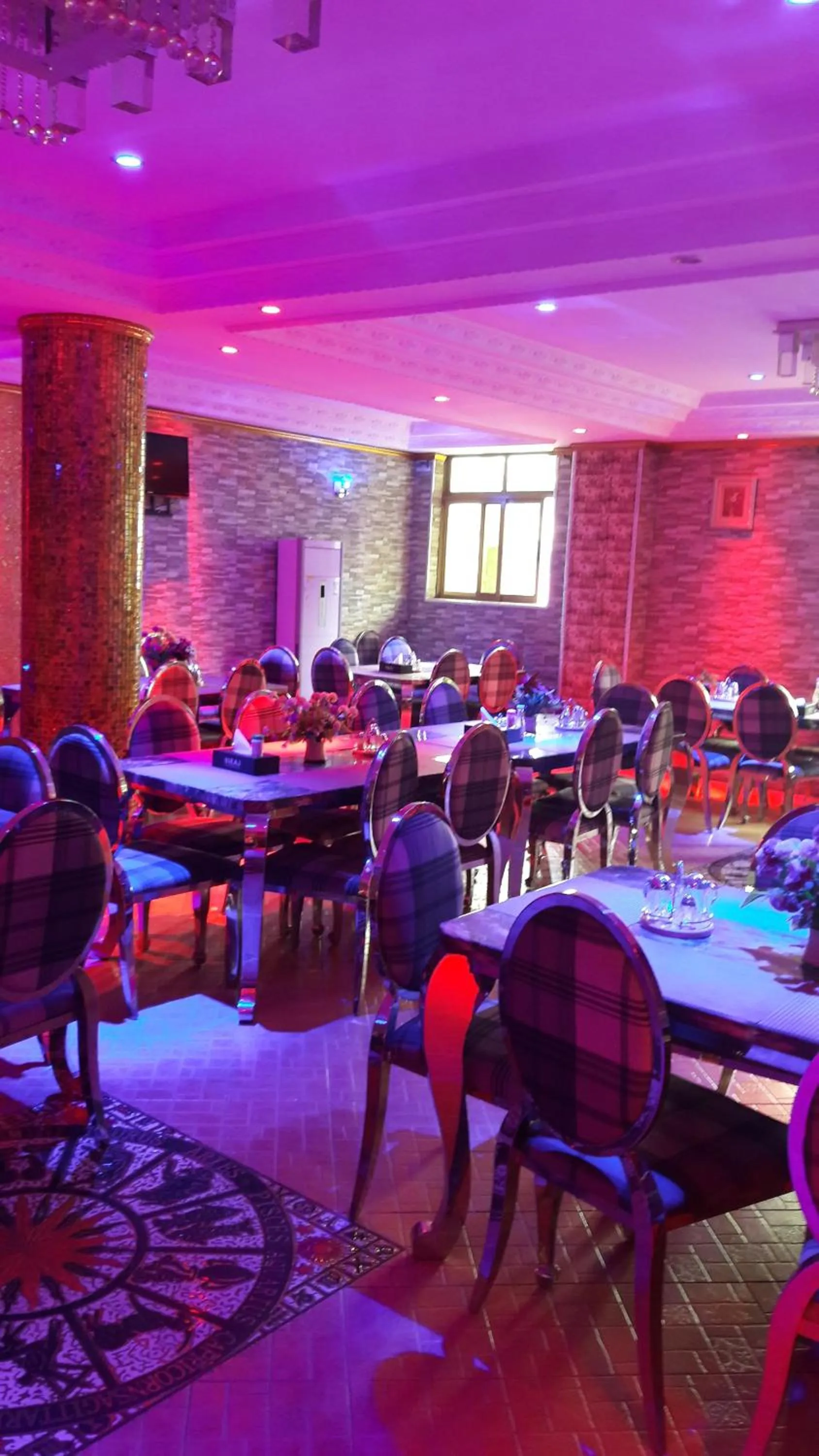 Restaurant/places to eat in Biraj International Hotel