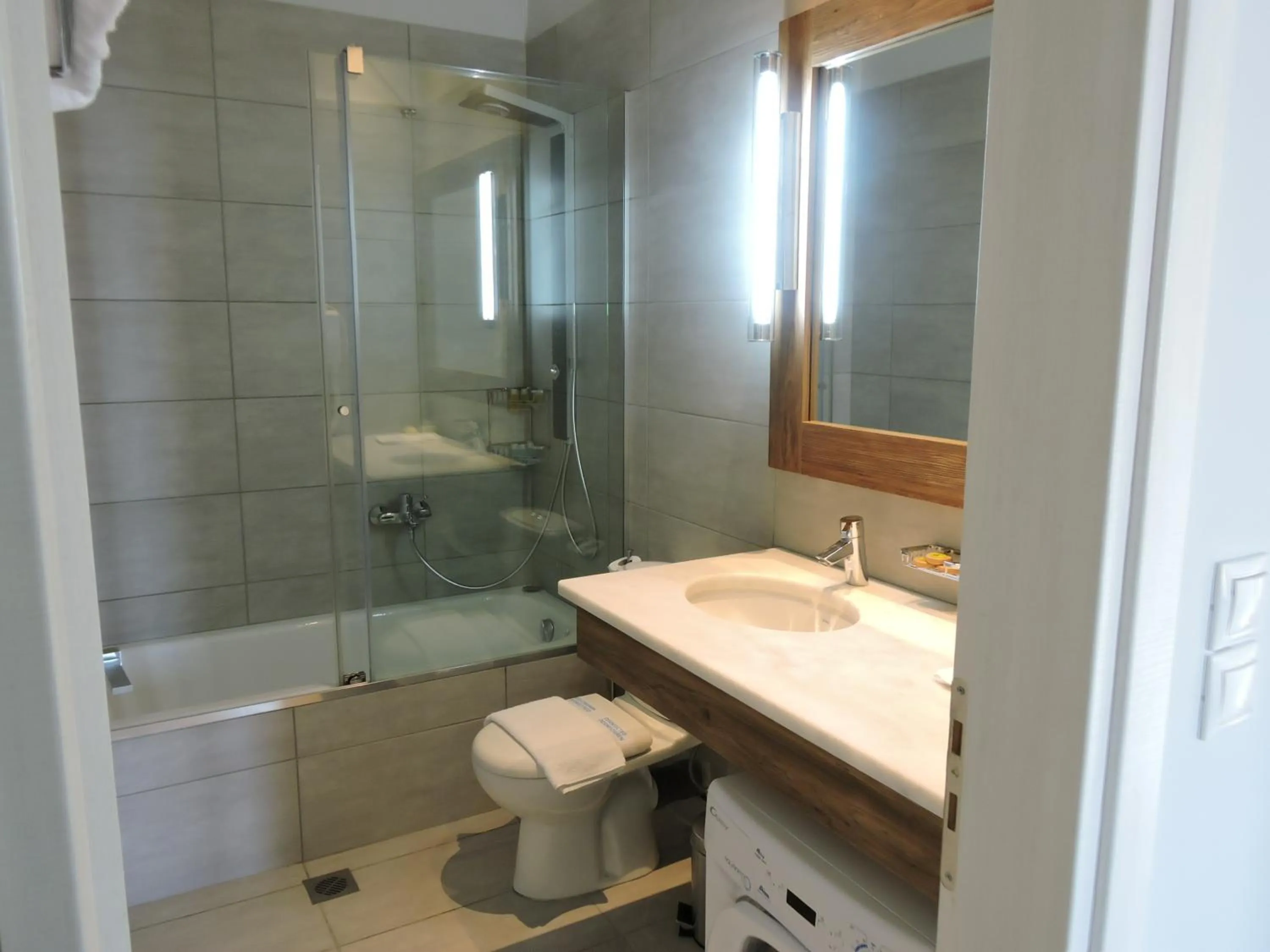 Bathroom in Alissachni Luxury Apartments