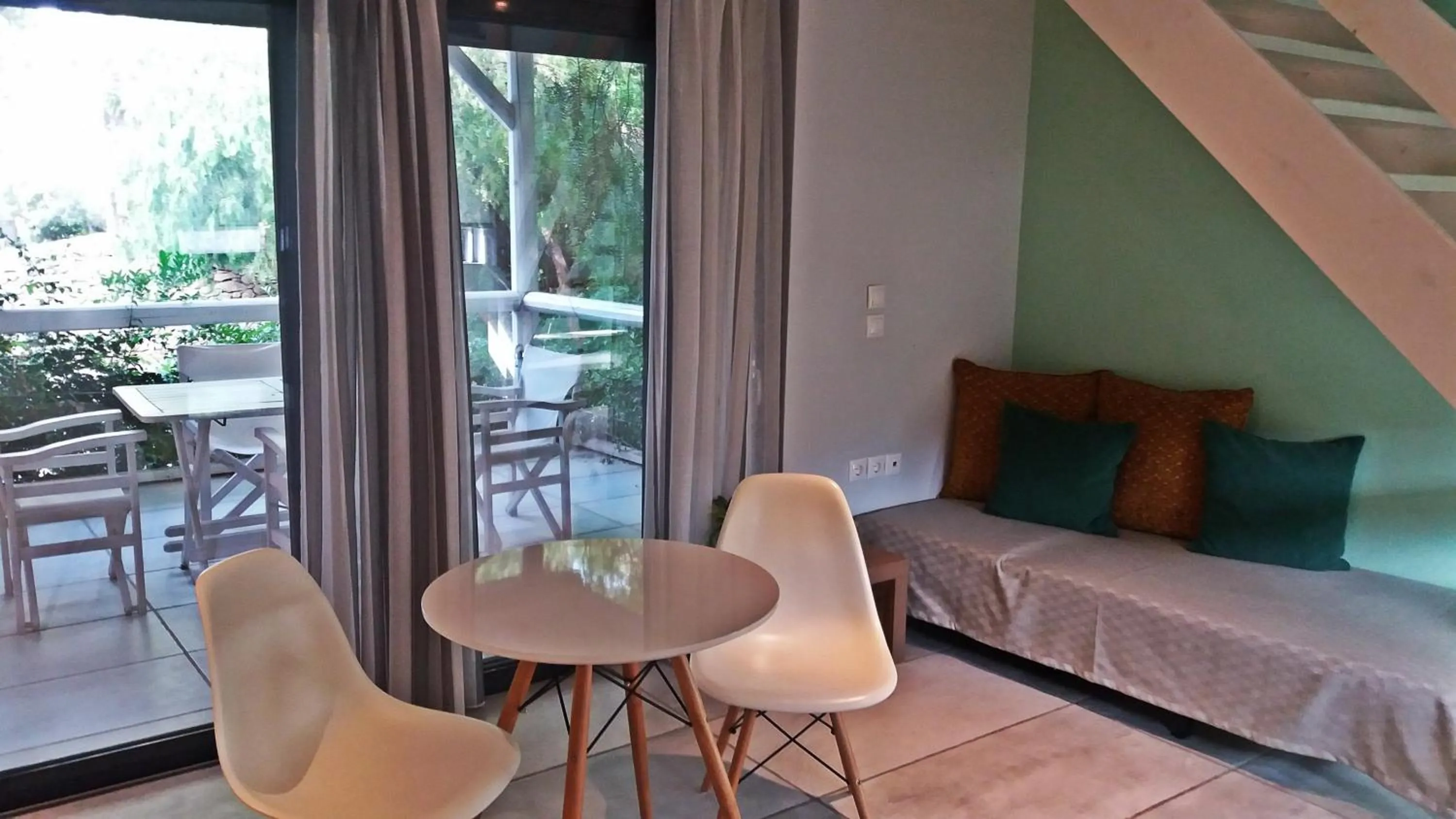 Photo of the whole room, Bed in Alissachni Luxury Apartments