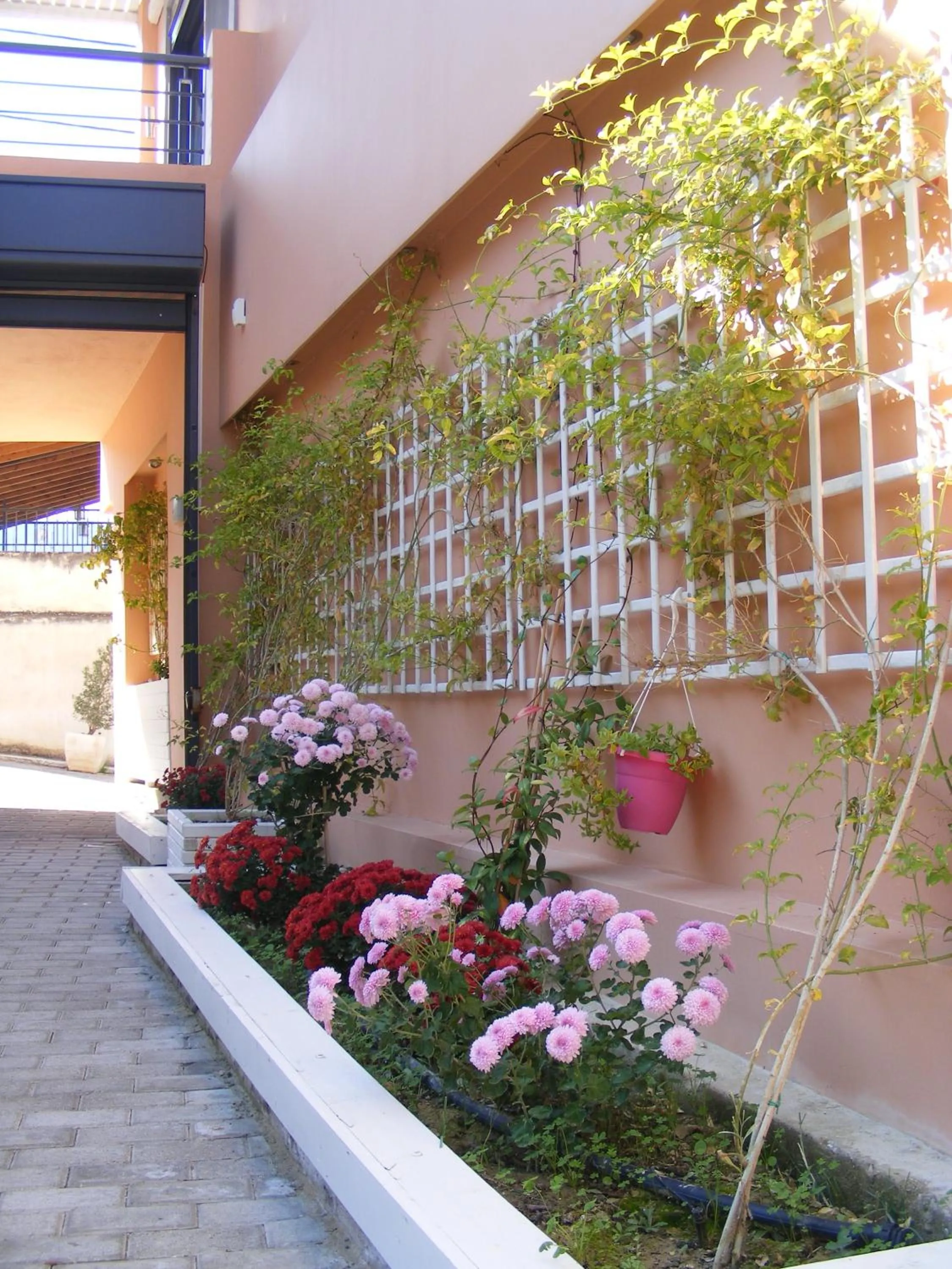 Facade/entrance in Alissachni Luxury Apartments