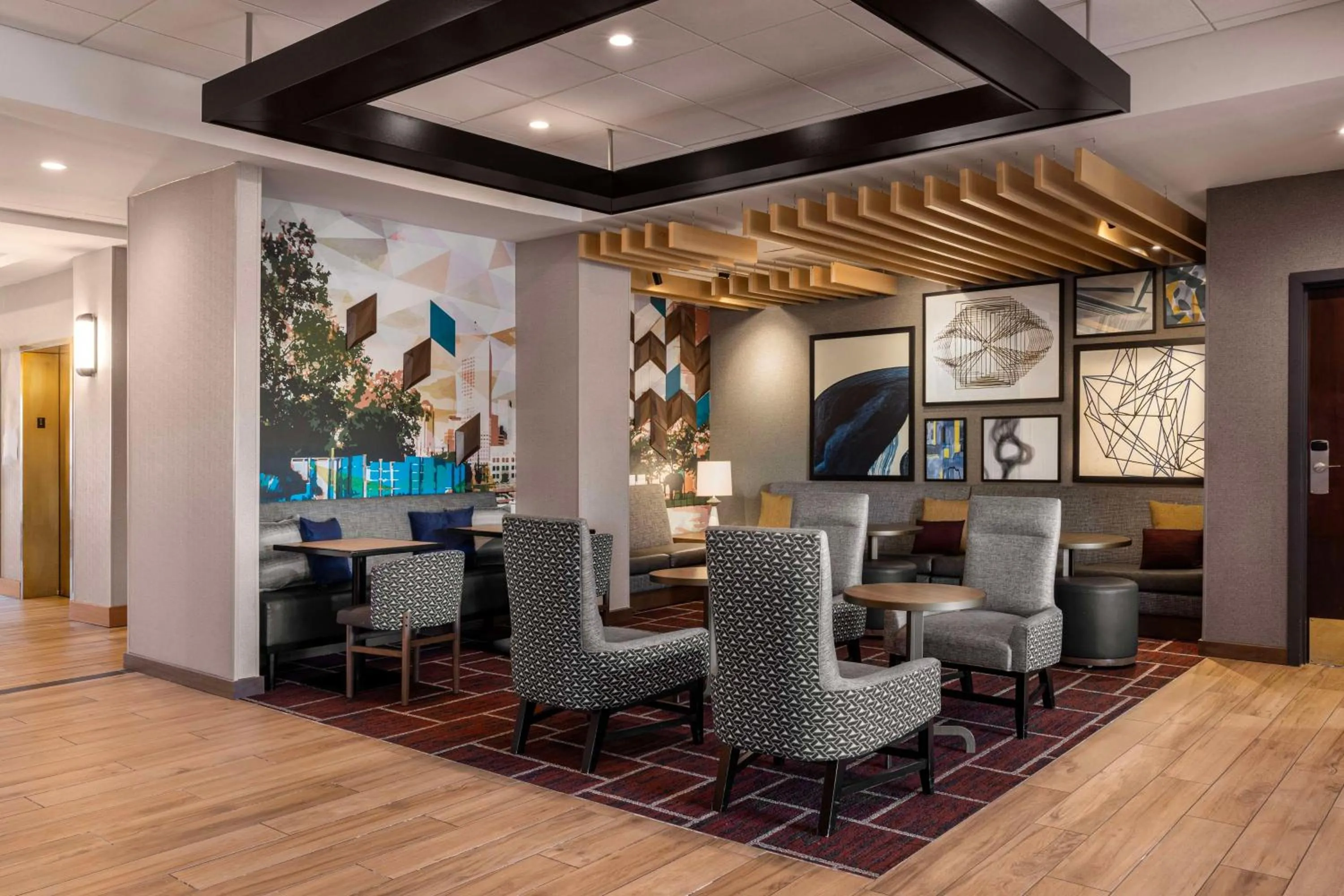 Lobby or reception in Hyatt Place Indianapolis Airport