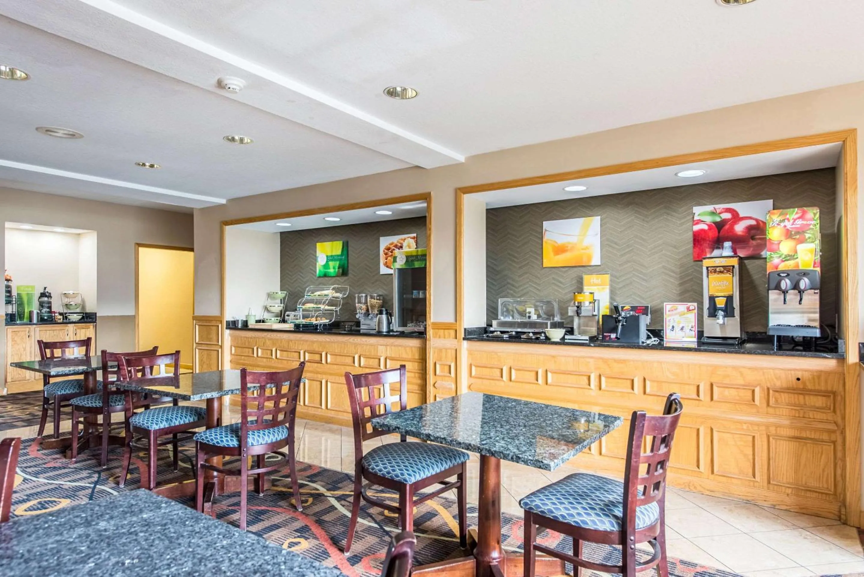 Restaurant/places to eat in Quality Inn & Suites University Area