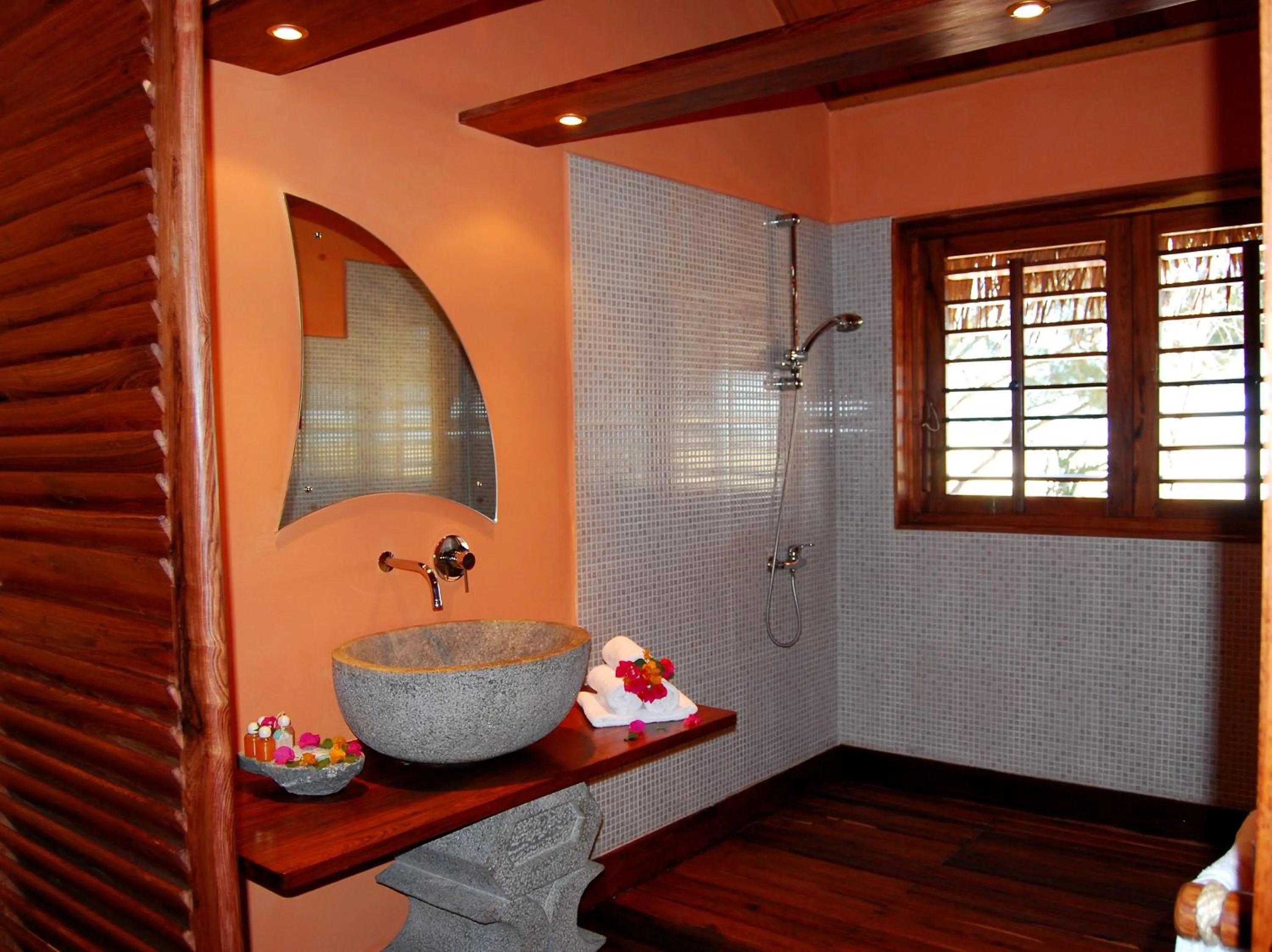Bathroom in Hôtel Palissandre MORONDAVA