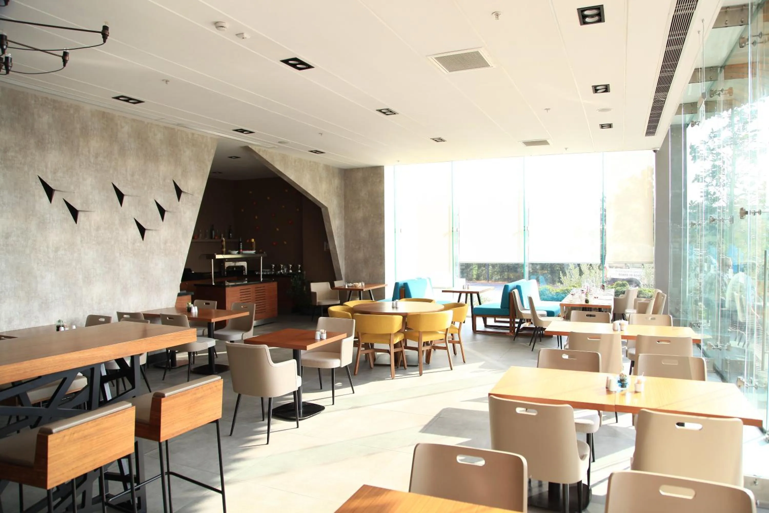 Restaurant/places to eat in Liv City Hotels