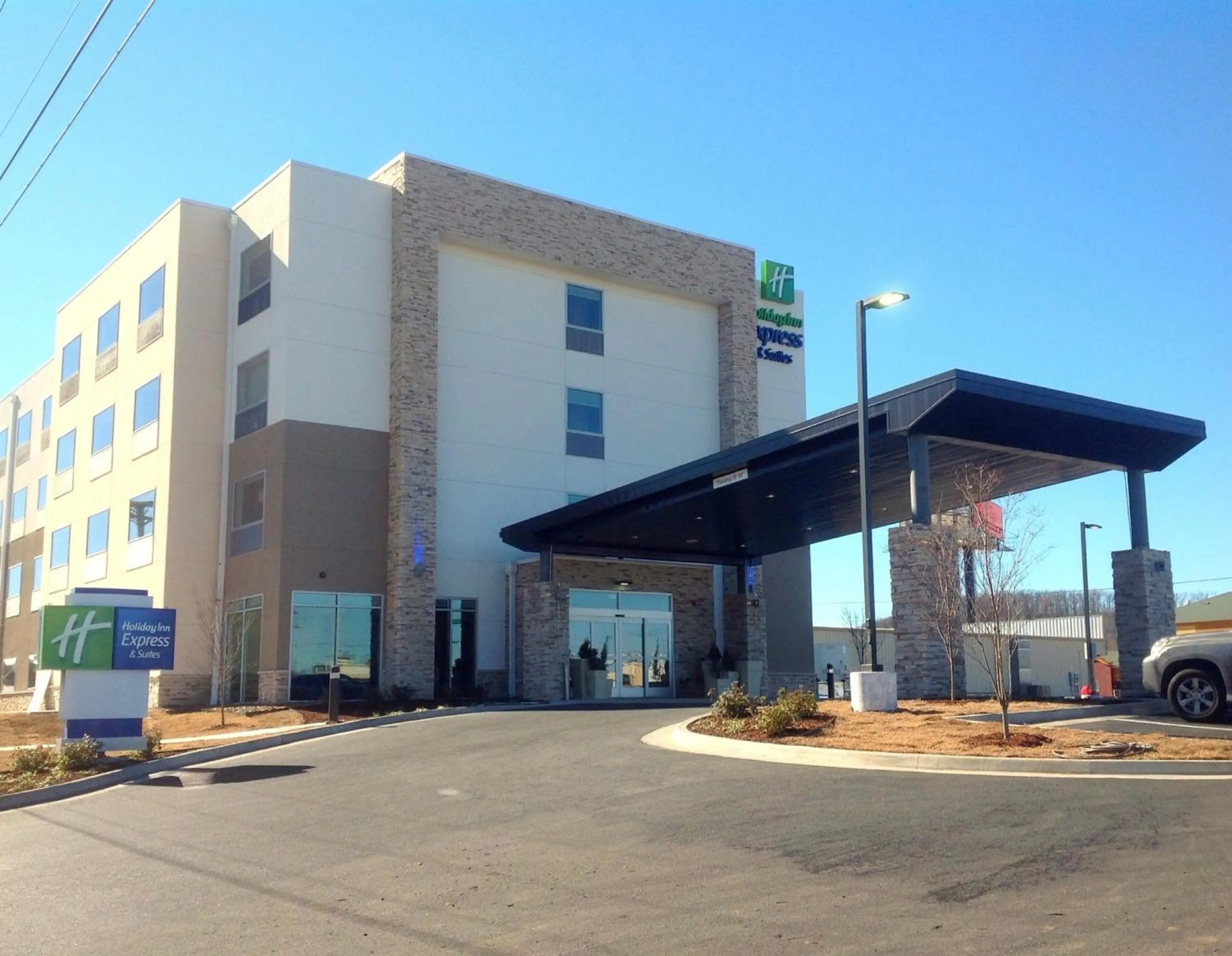 Property building in Holiday Inn Express and Suites Tahlequah by IHG