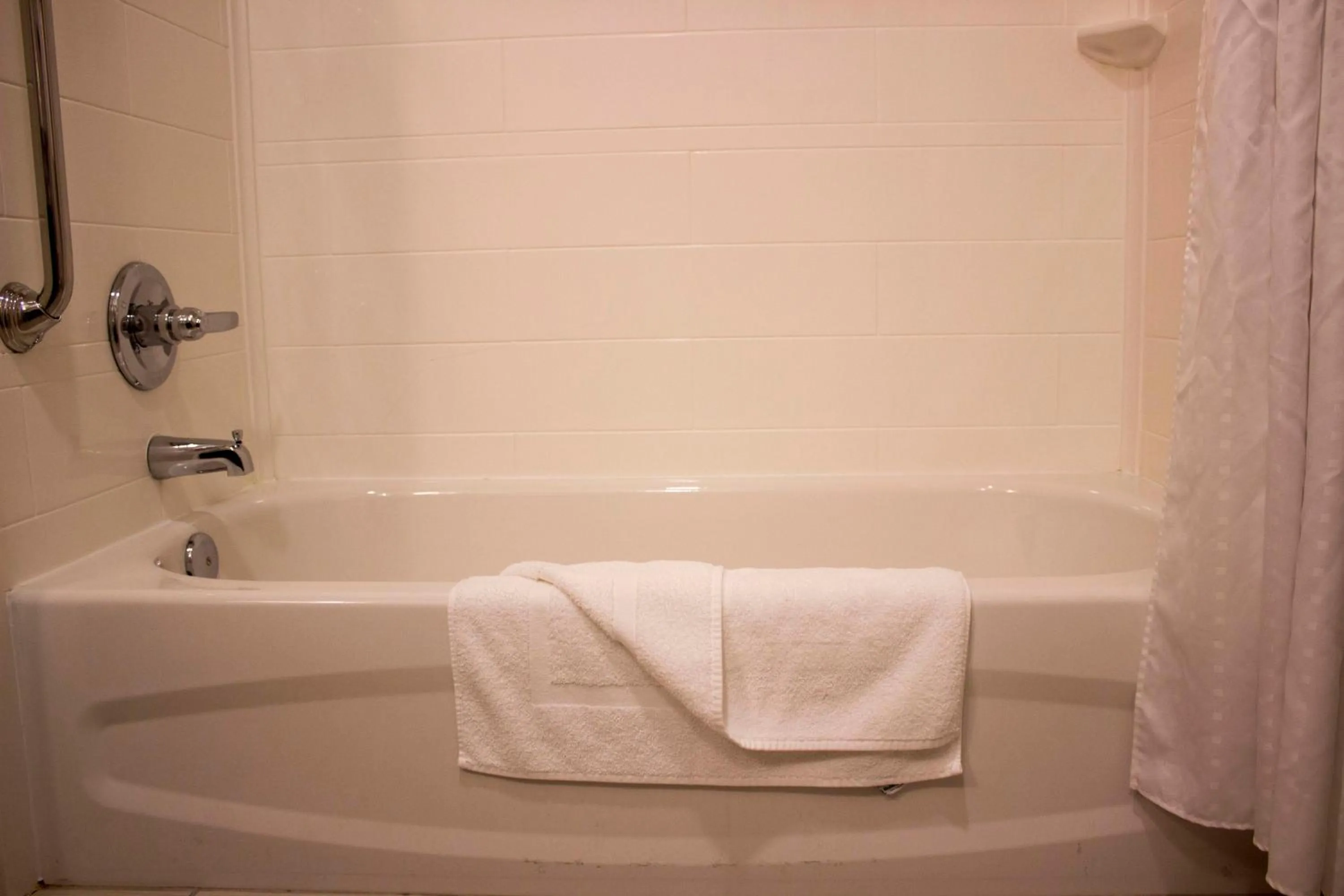 Holiday Inn Express and Suites Tahlequah by IHG