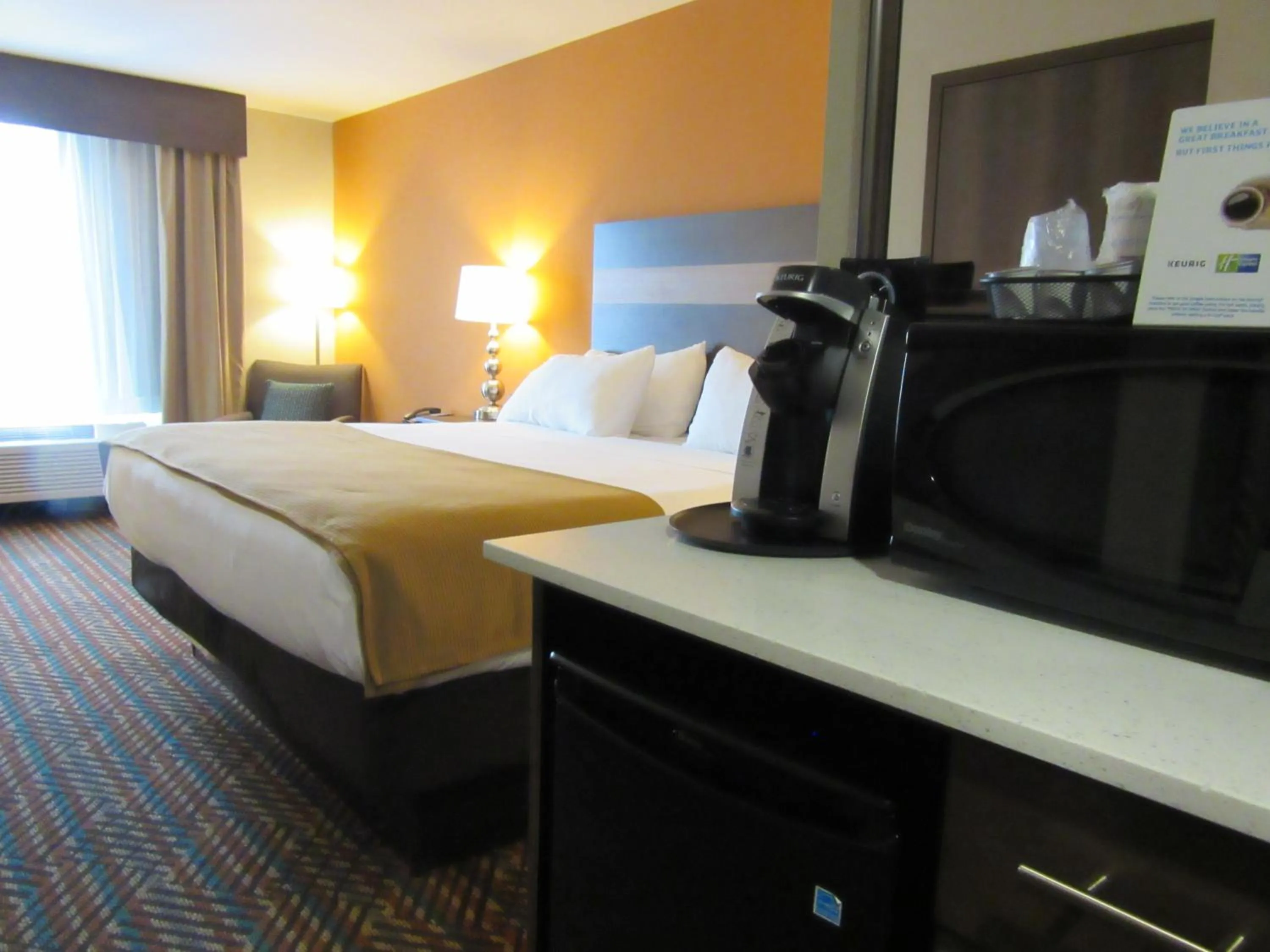 Bed in Holiday Inn Express Wichita South by IHG