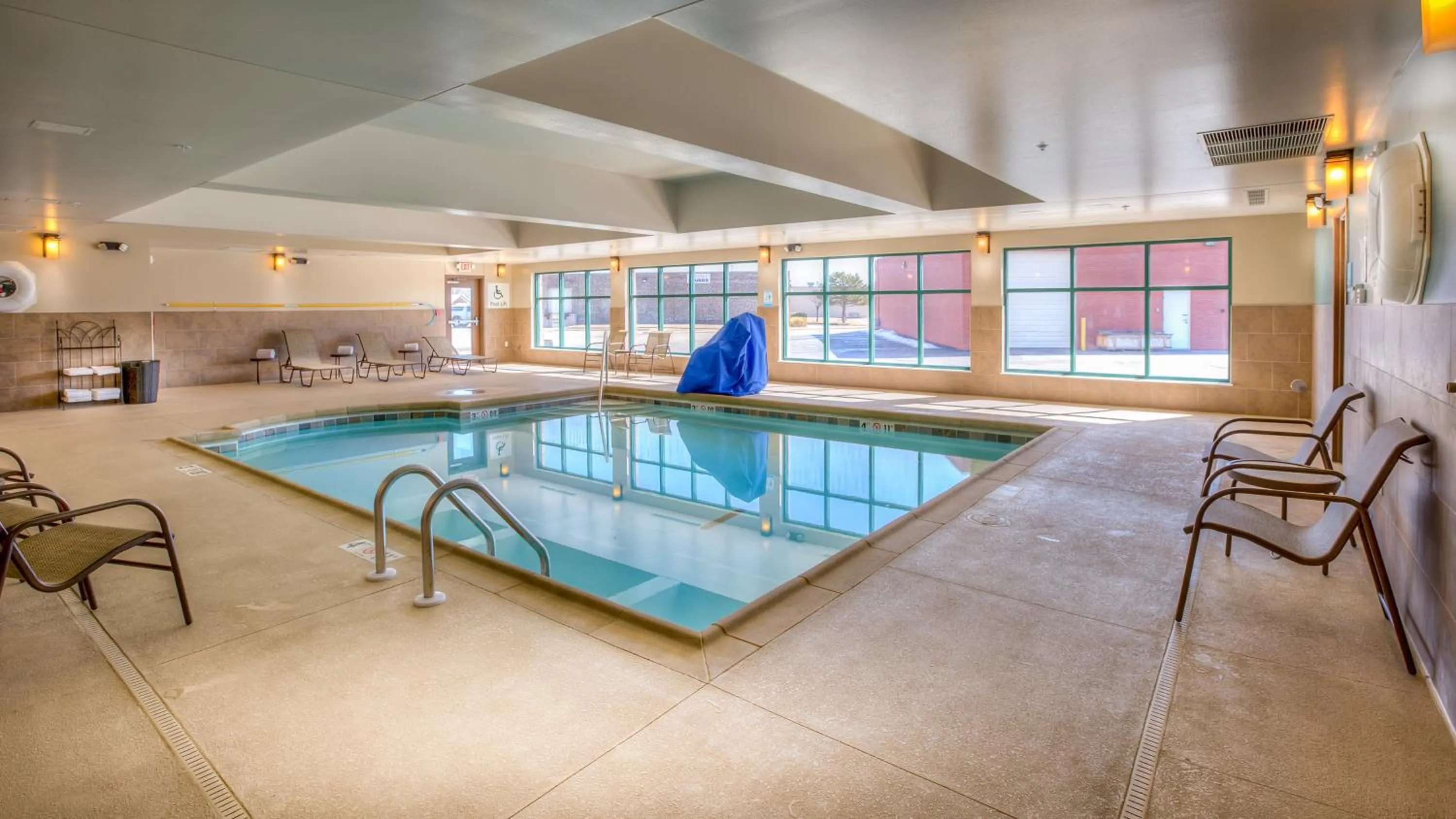 Swimming pool in Holiday Inn Express Wichita South by IHG
