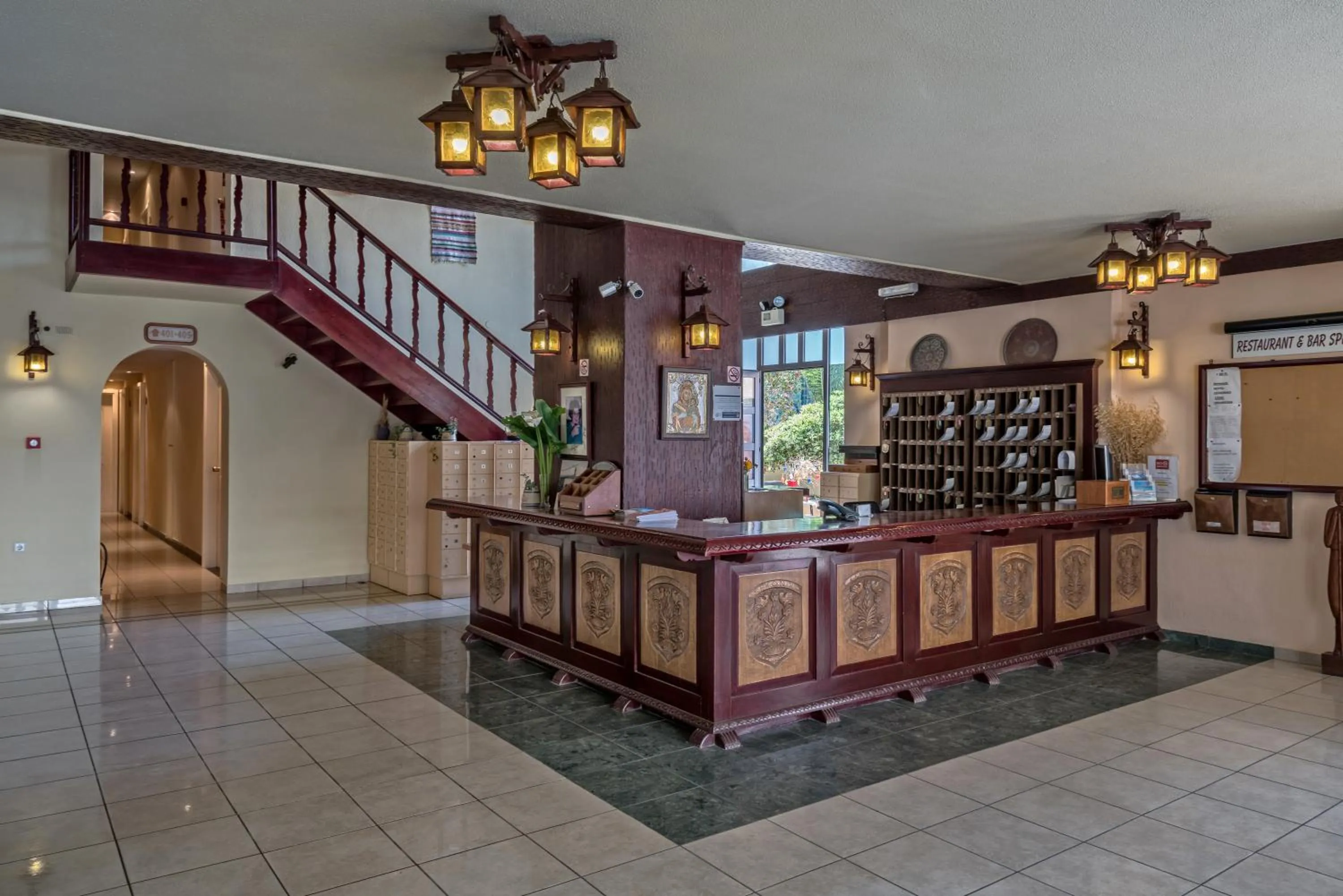 Lobby or reception in Lefkoniko Residence Beach & Bay