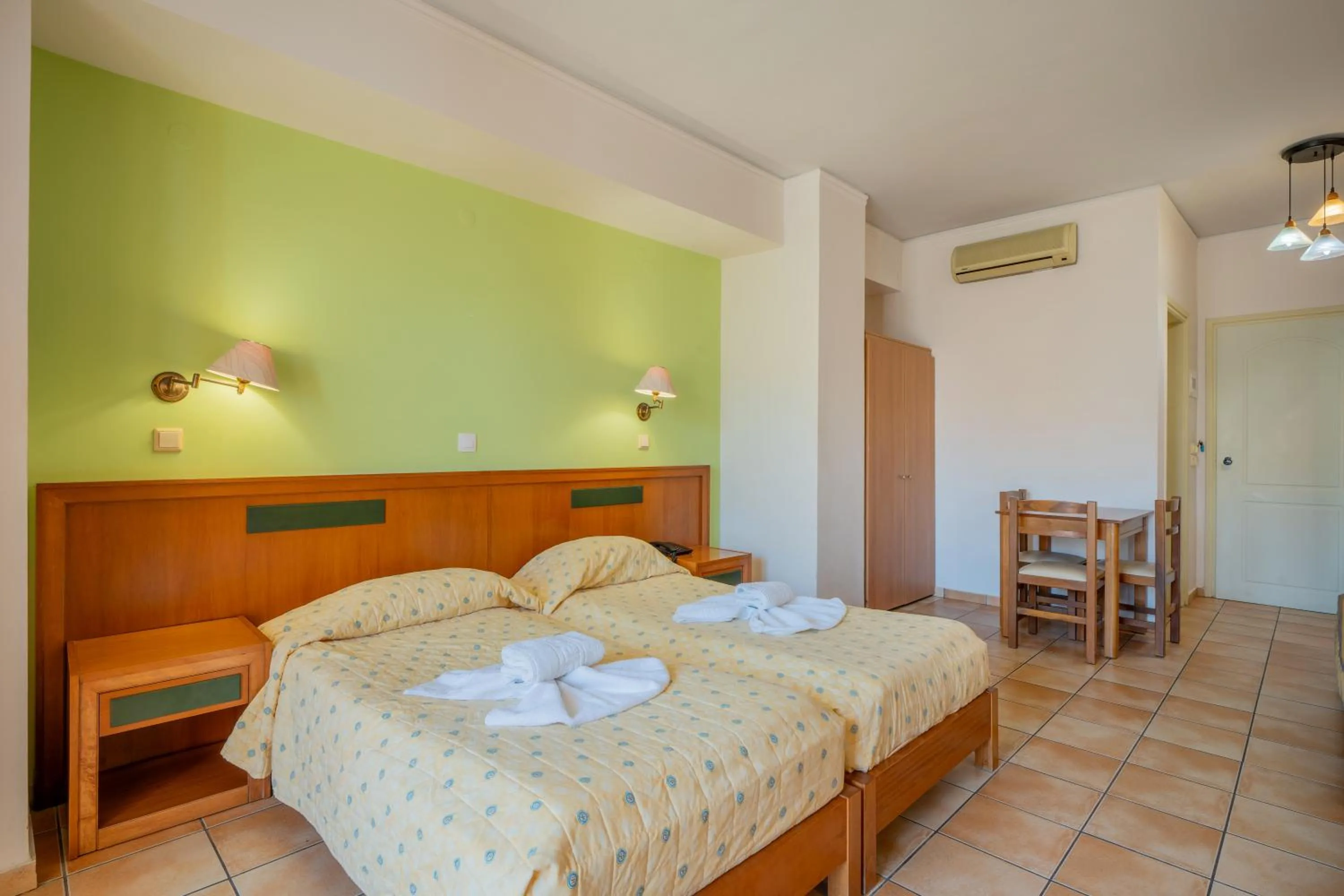 Bed in Lefkoniko Residence Beach & Bay