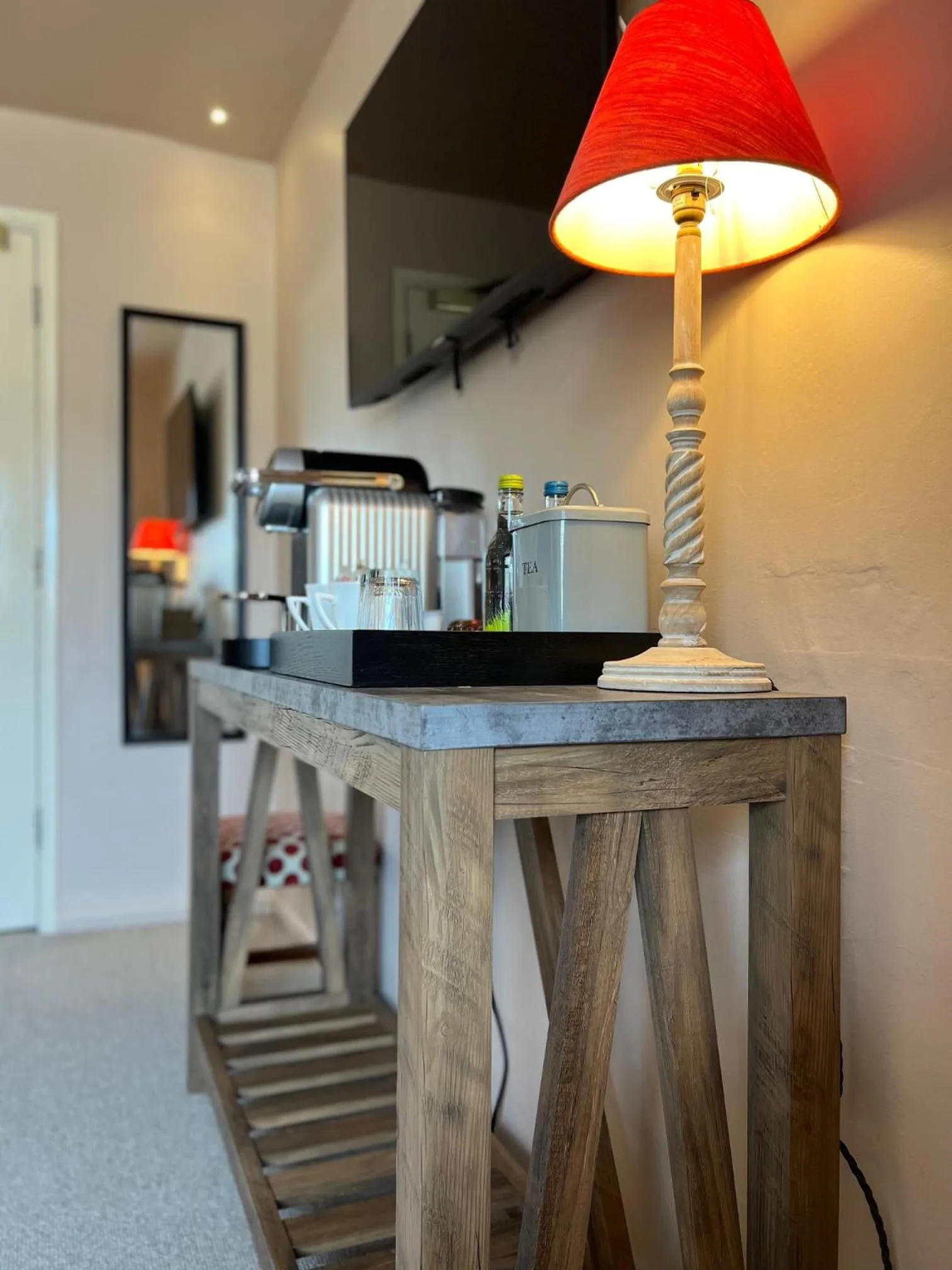 Coffee/tea facilities in The Broadway Hotel