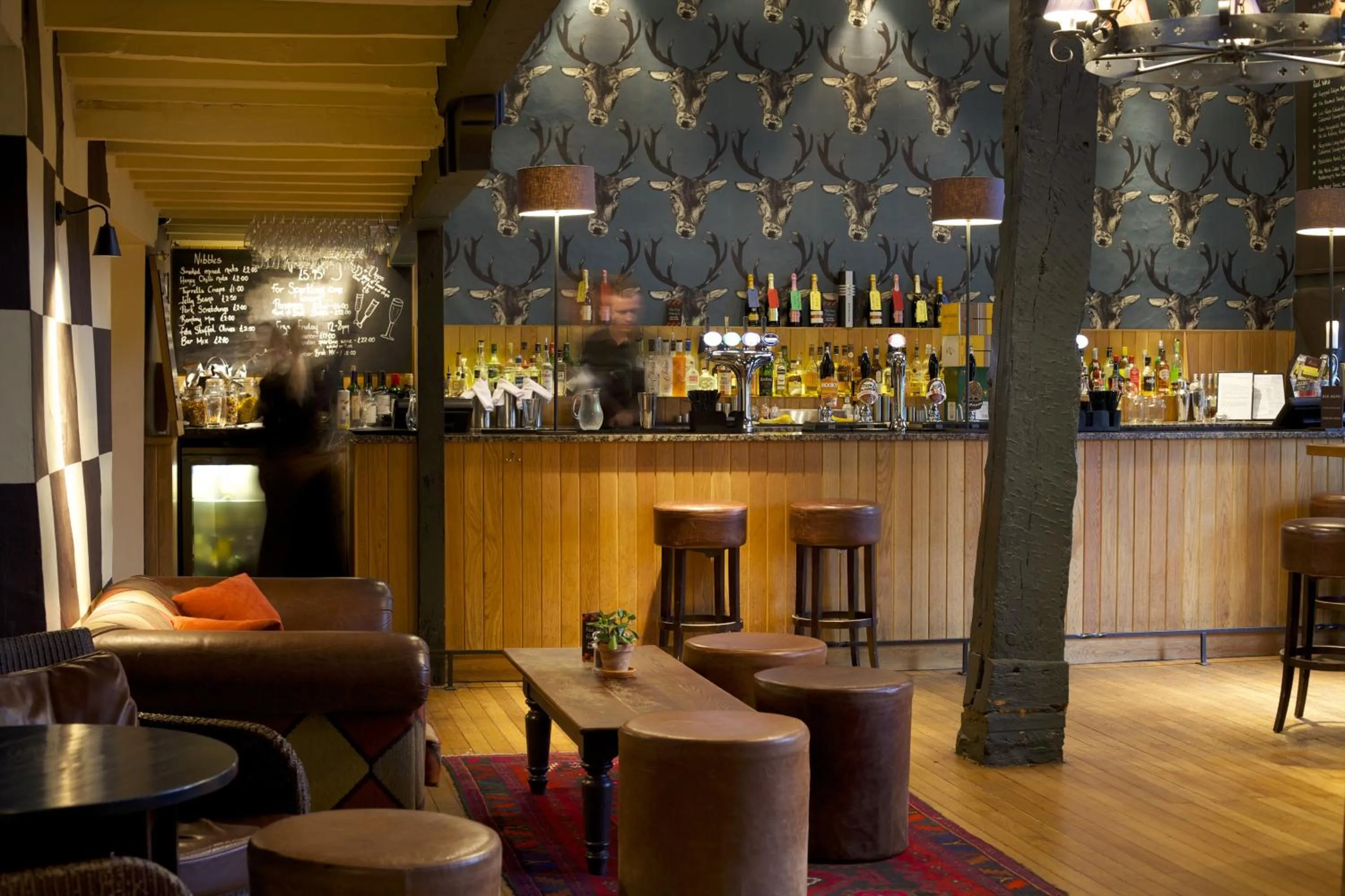 Lounge or bar in The Broadway Hotel