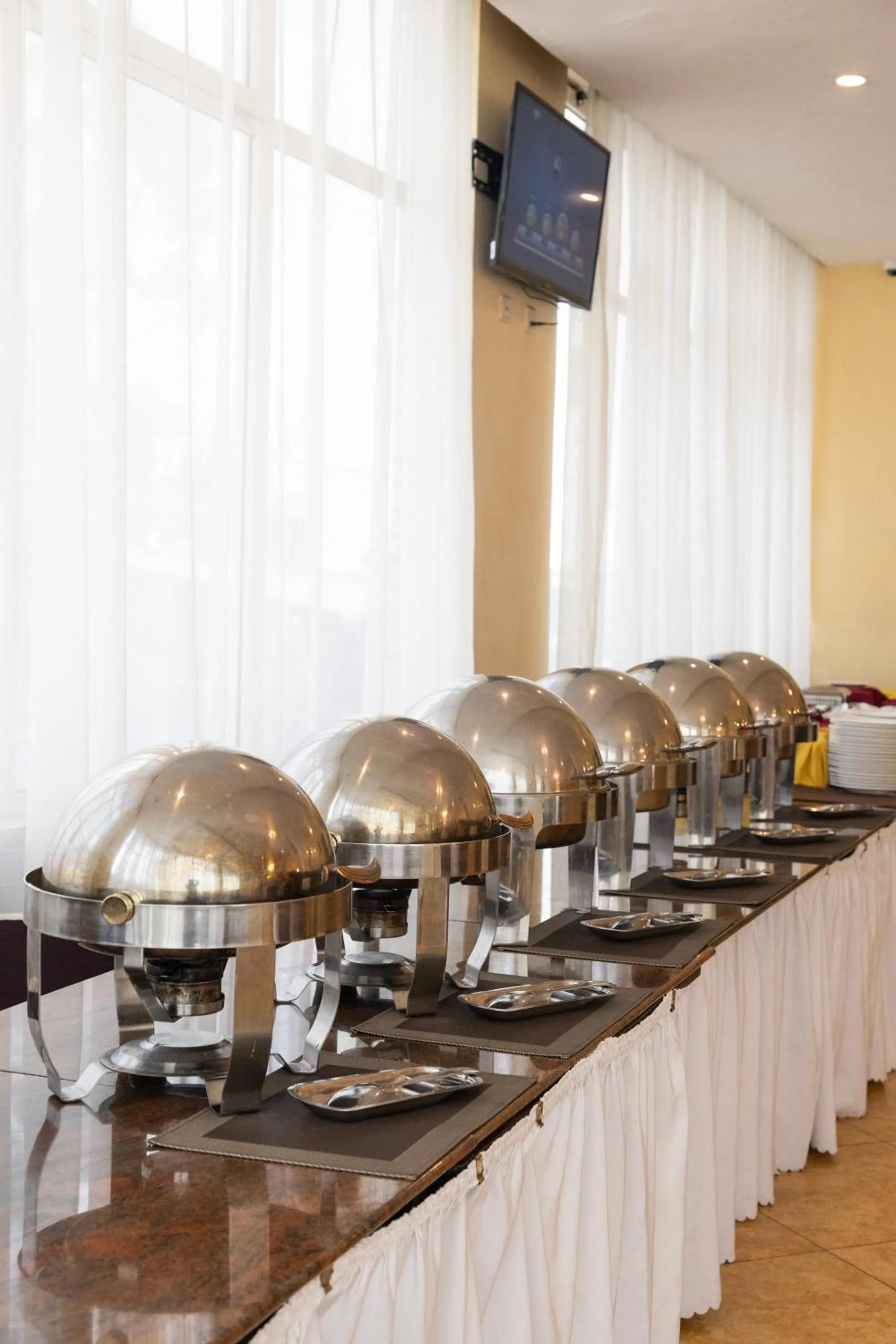 Buffet breakfast in Dreamliner Hotel