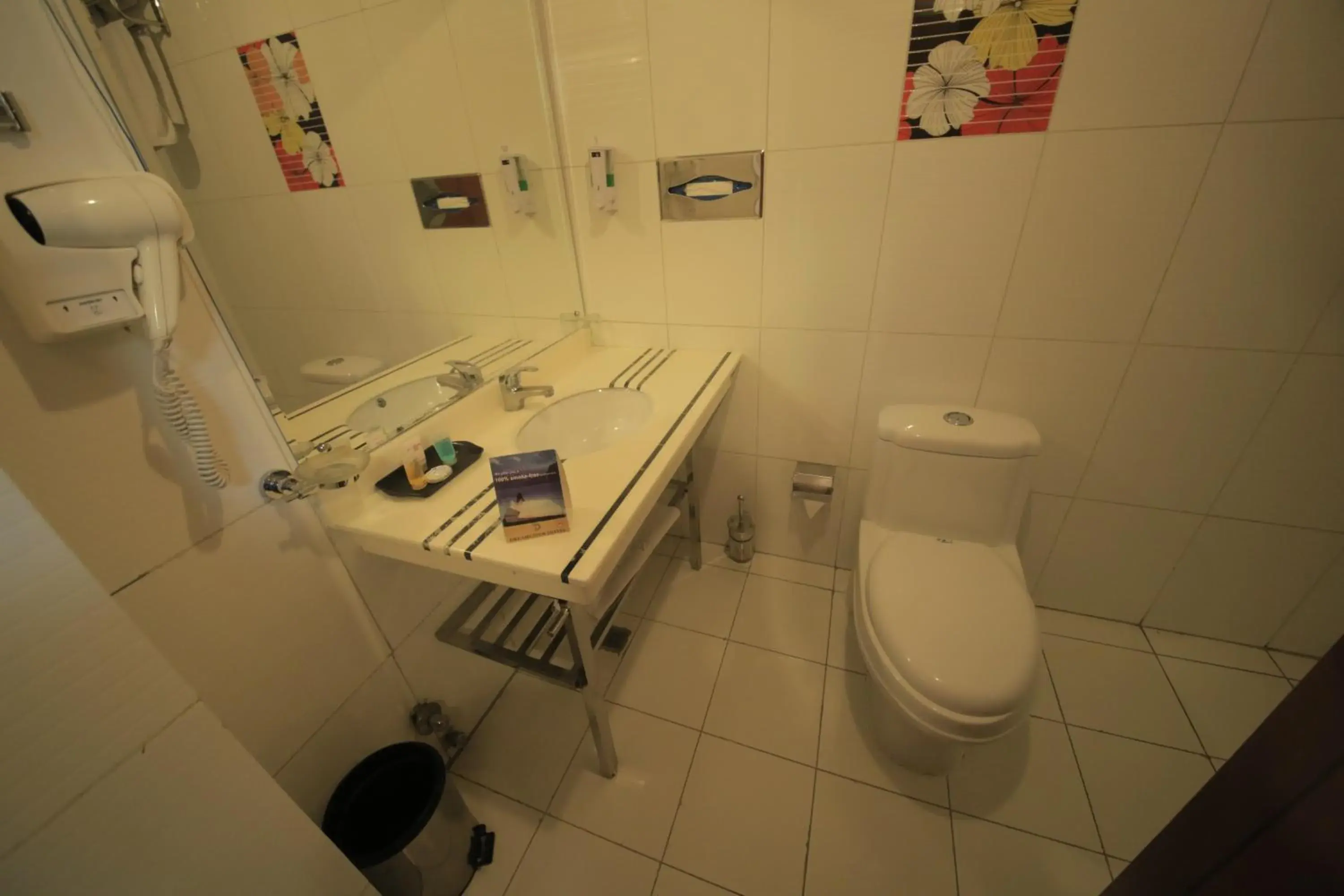 Deluxe King Room in Dreamliner Hotel Deluxe King Room in Dreamliner Hotel