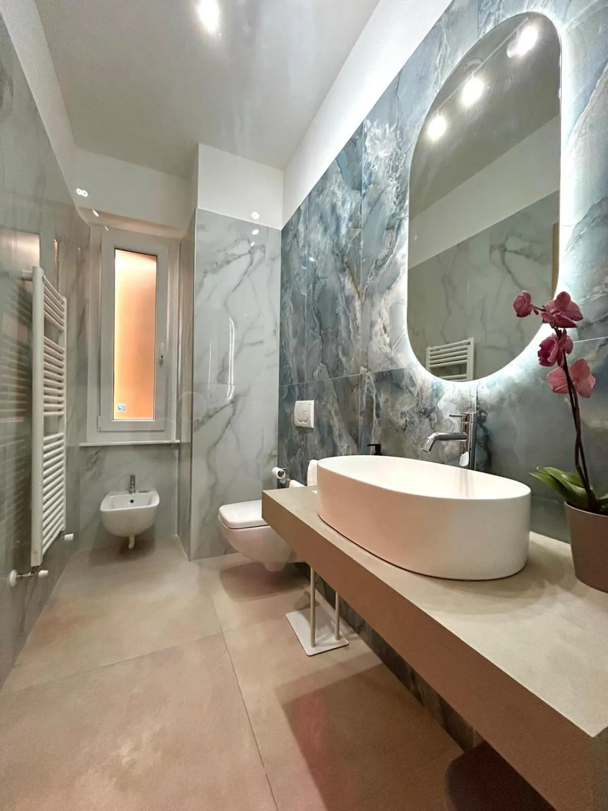 Toilet in Sea Pearl Luxury Rooms