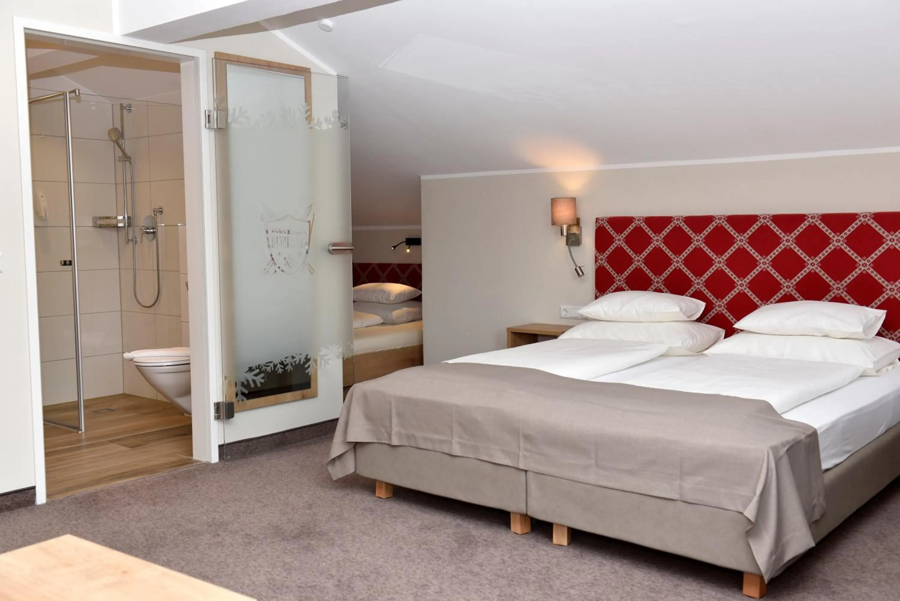 Photo of the whole room, Bed in Hotel-Skischule Krallinger