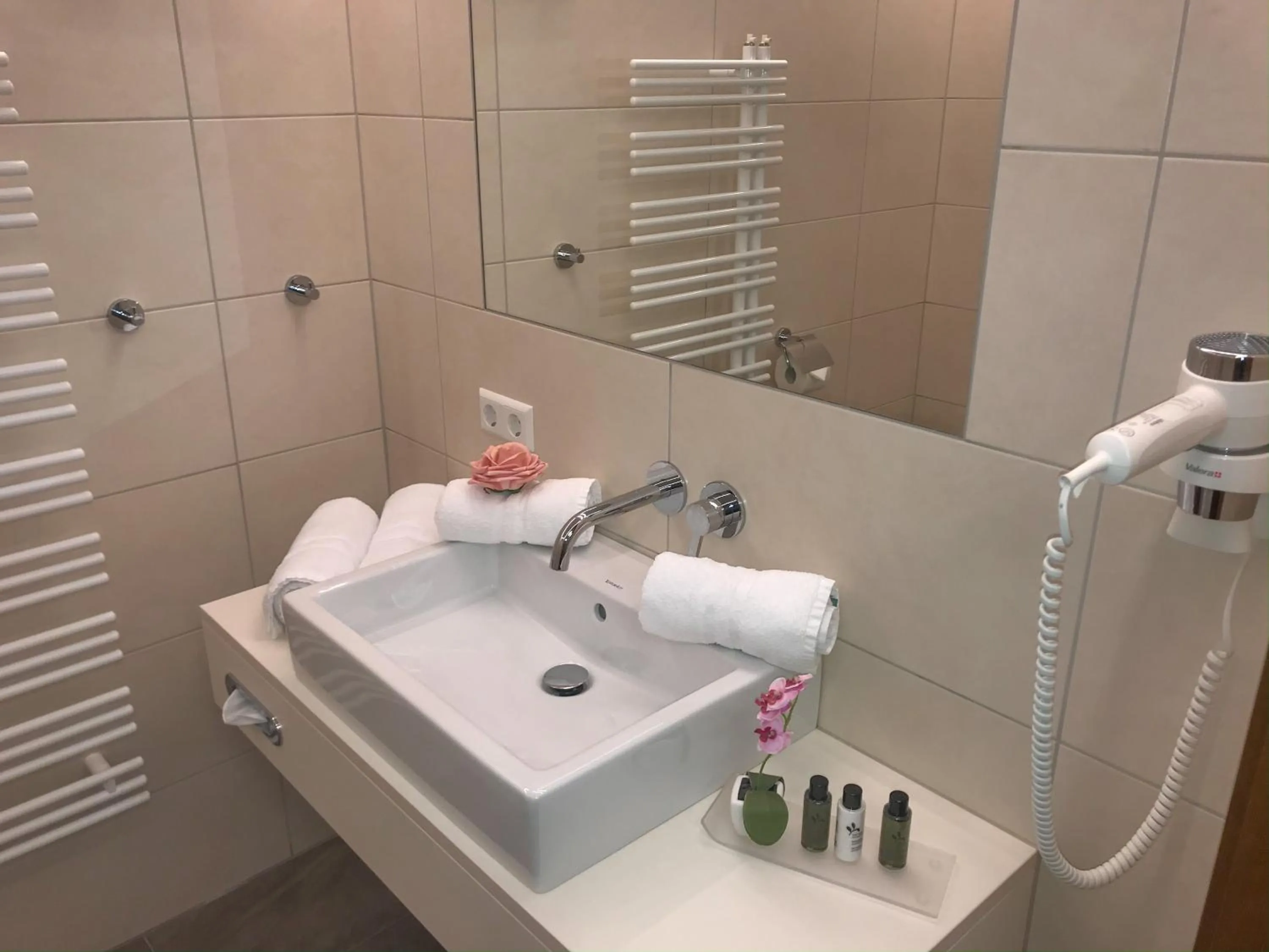 Bathroom in Andi's Skihotel