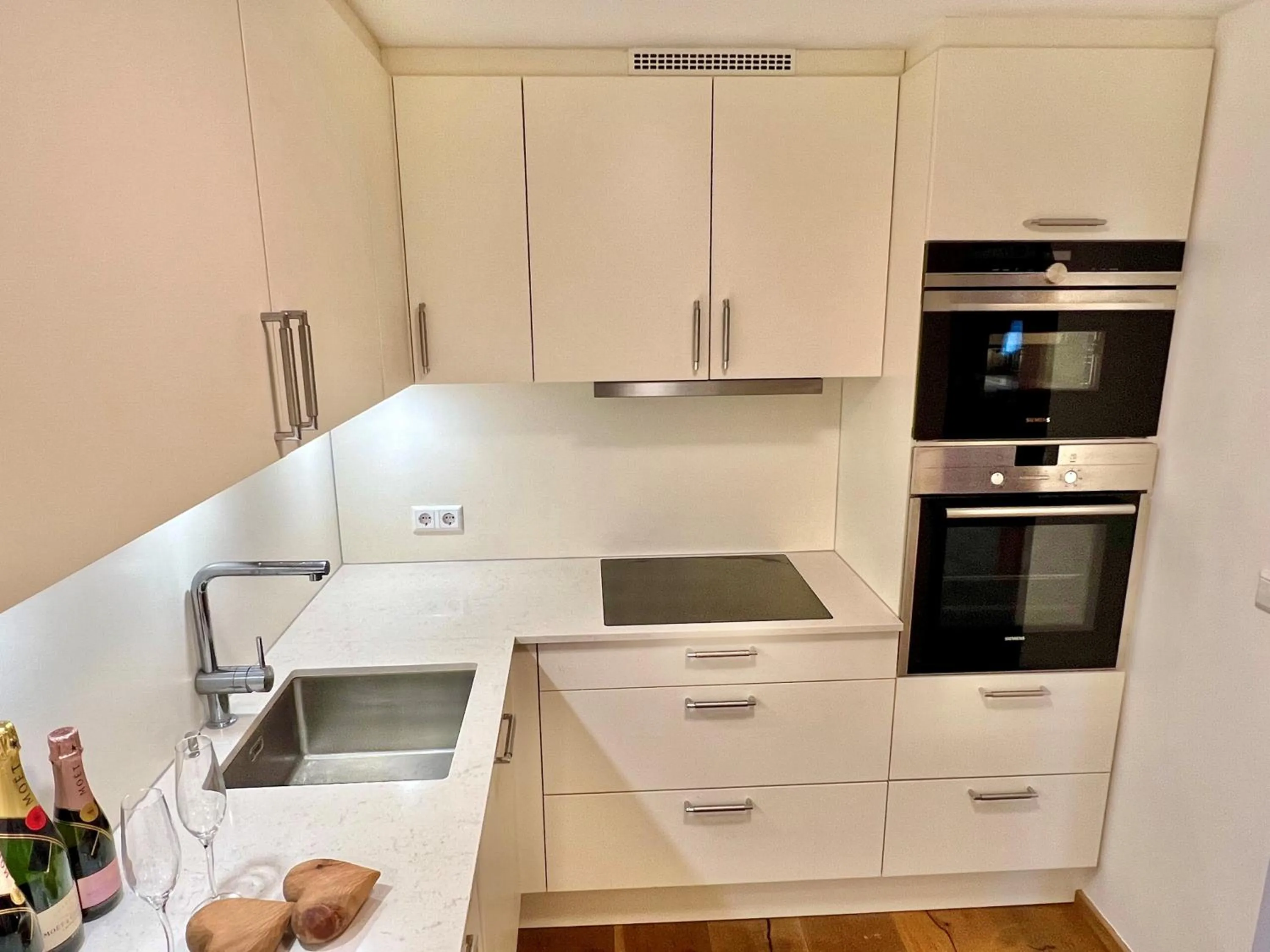 Kitchen or kitchenette in Andi's Skihotel