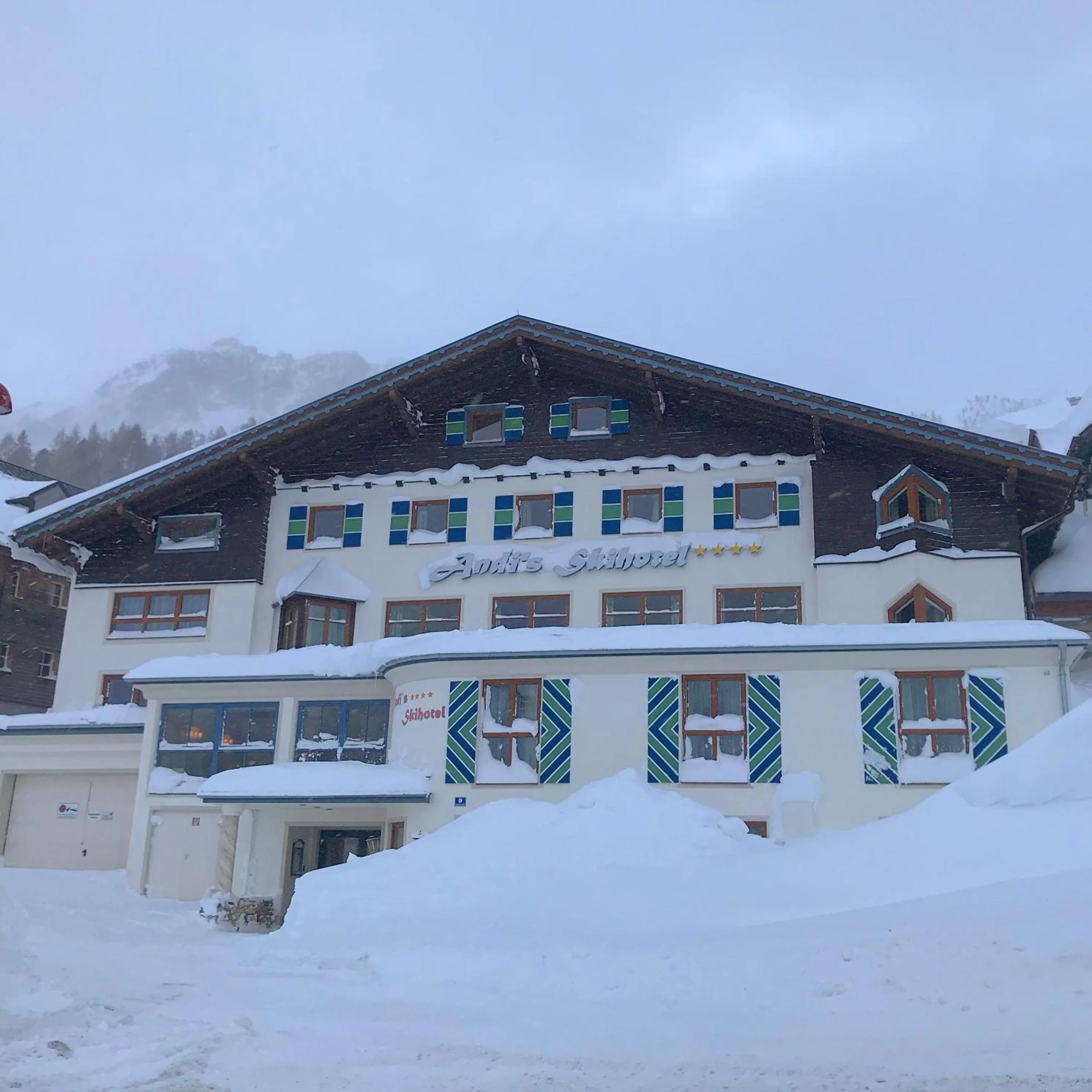 Property building in Andi's Skihotel