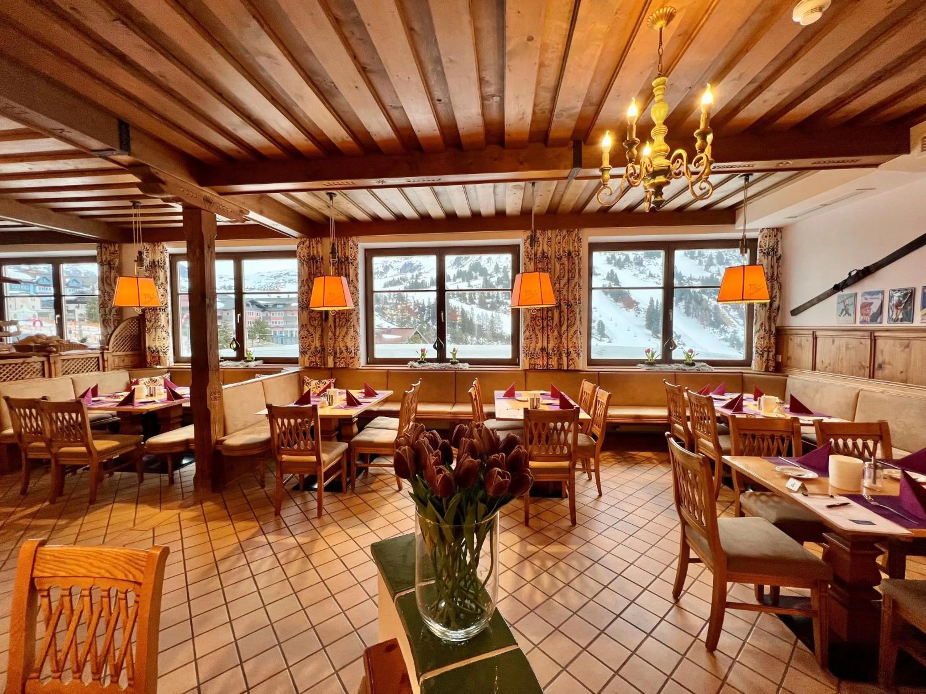 Breakfast in Andi's Skihotel