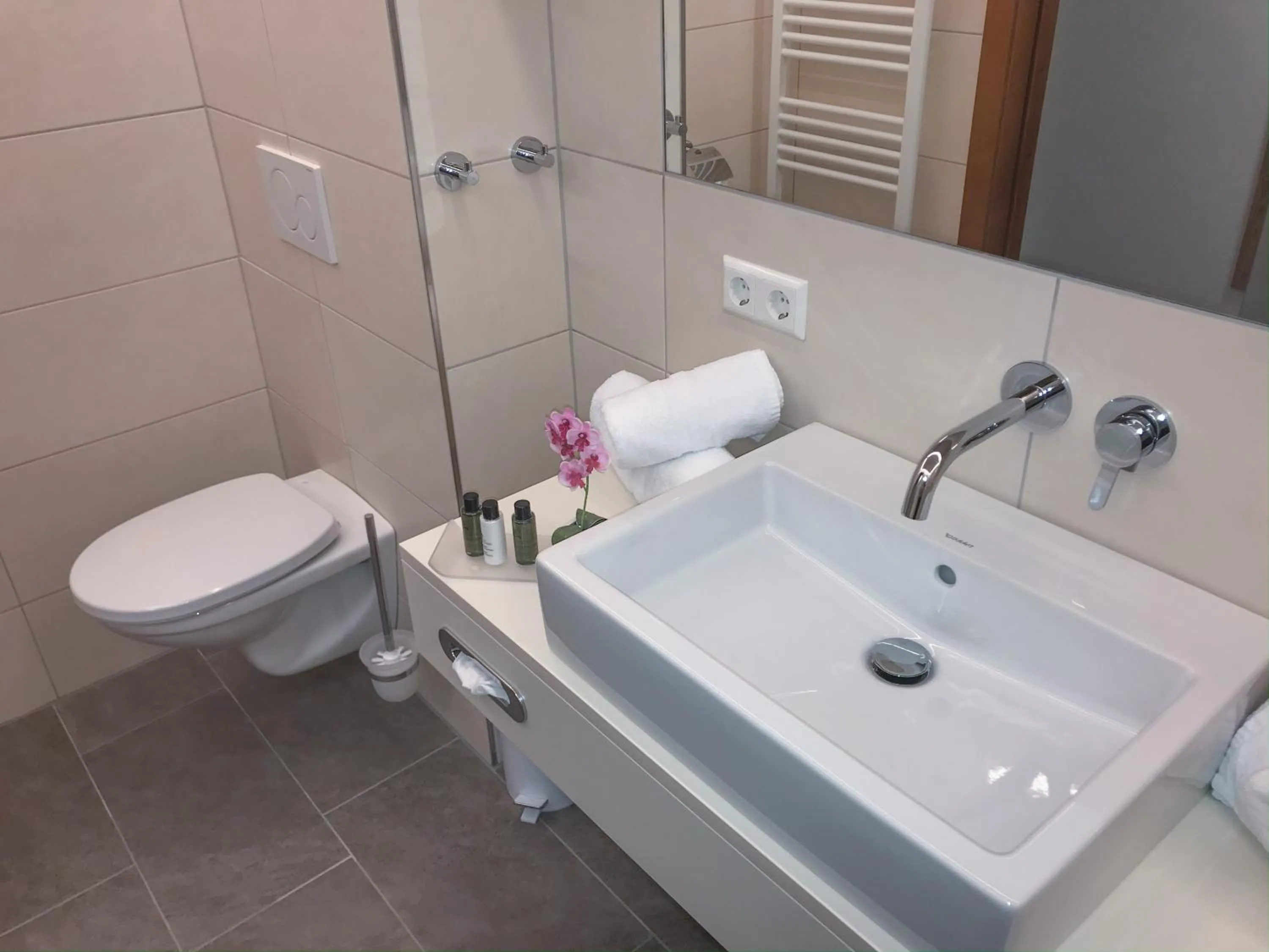 Bathroom in Andi's Skihotel