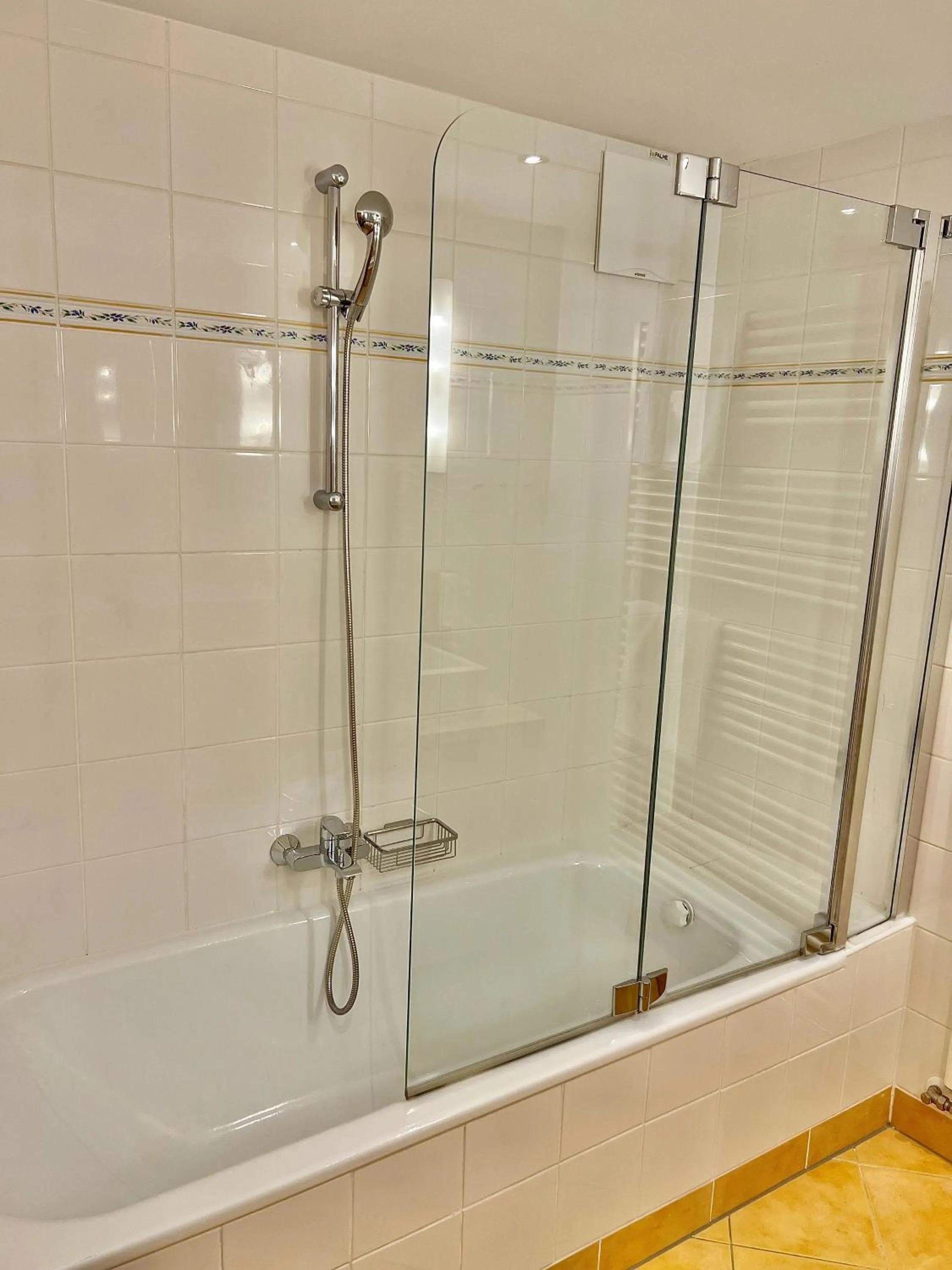 Bath in Andi's Skihotel