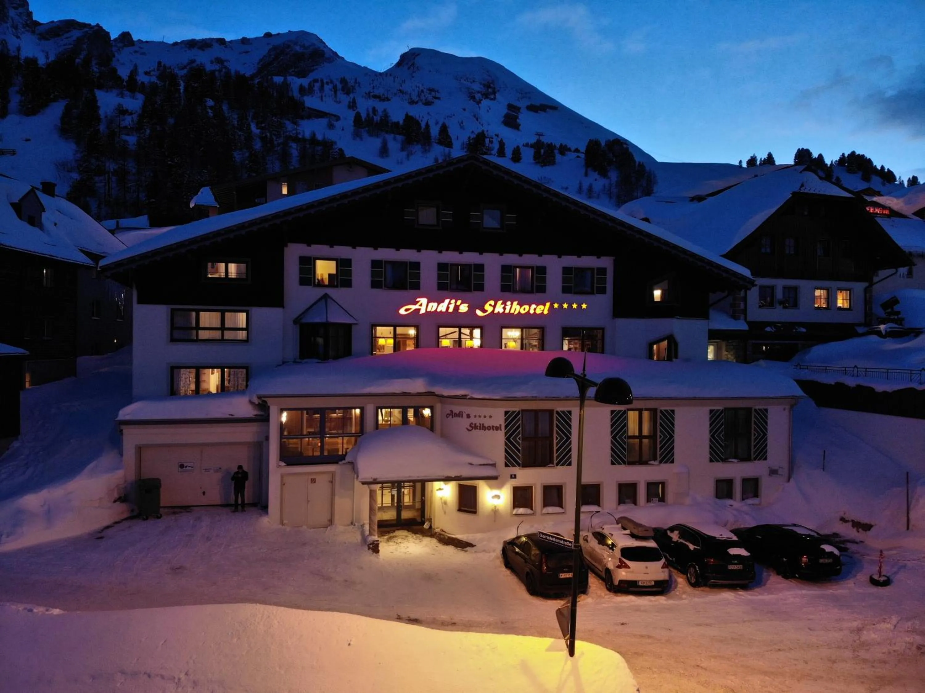 Property building in Andi's Skihotel