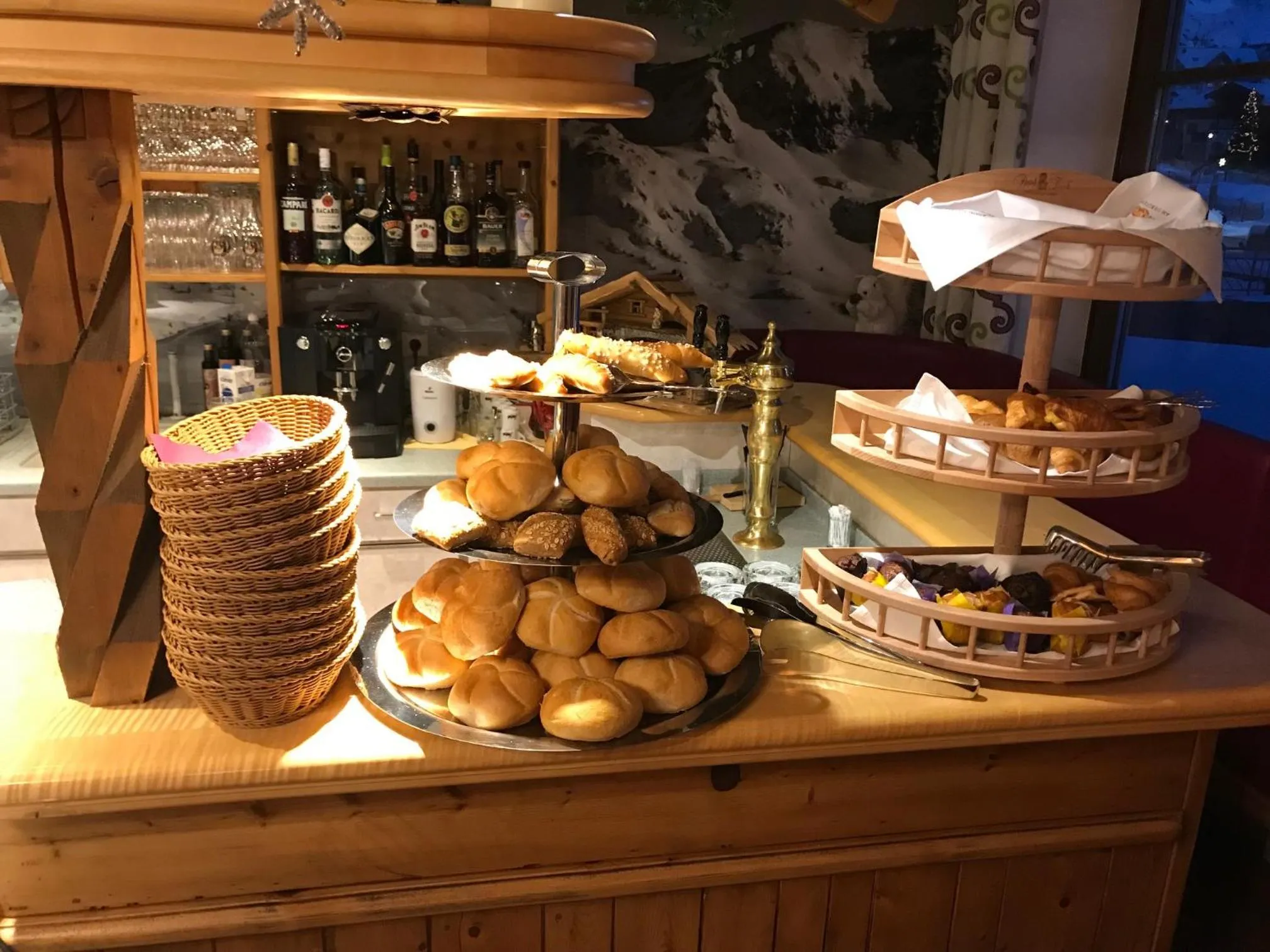 Breakfast in Andi's Skihotel