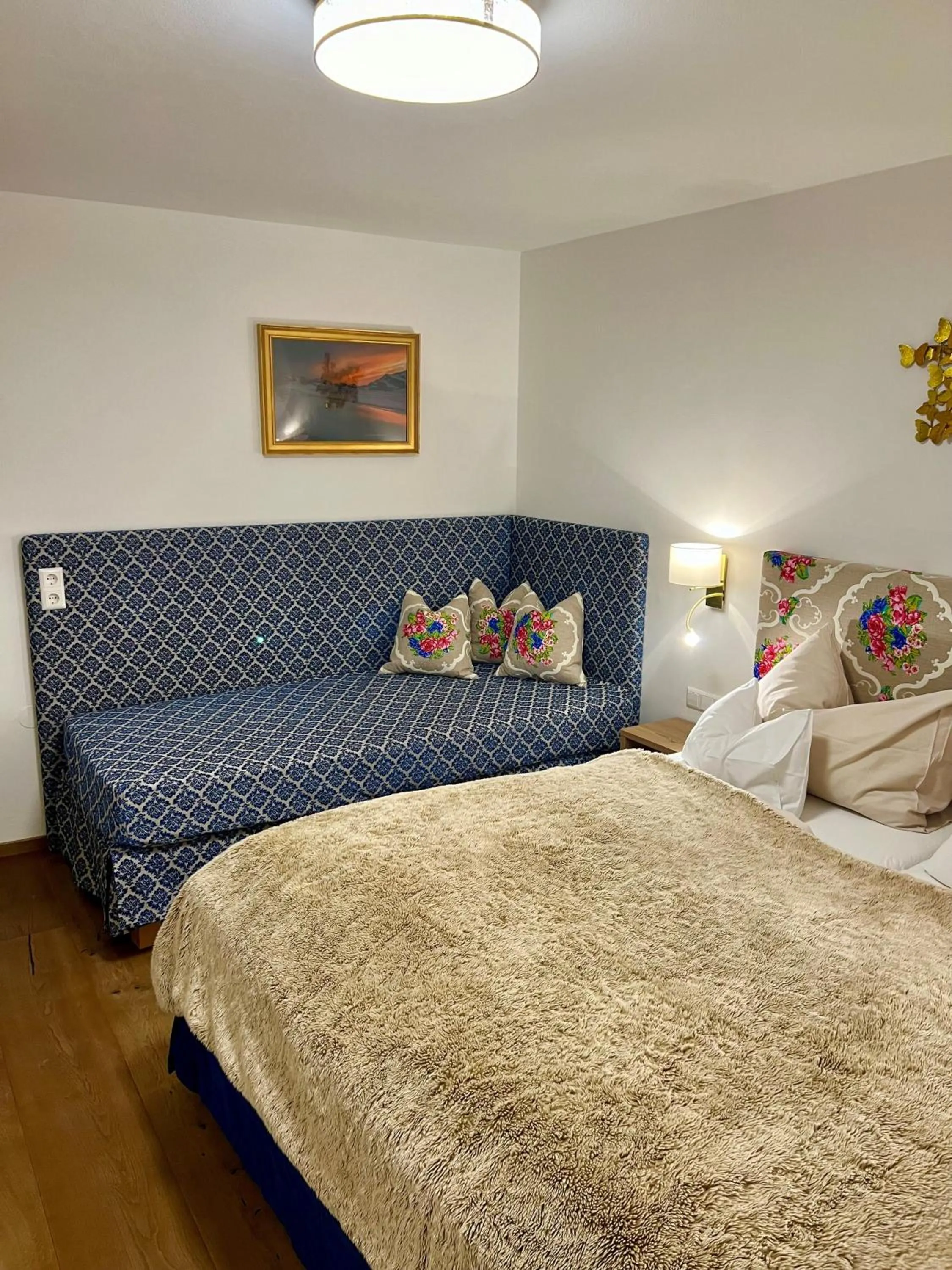 Bedroom, Bed in Andi's Skihotel