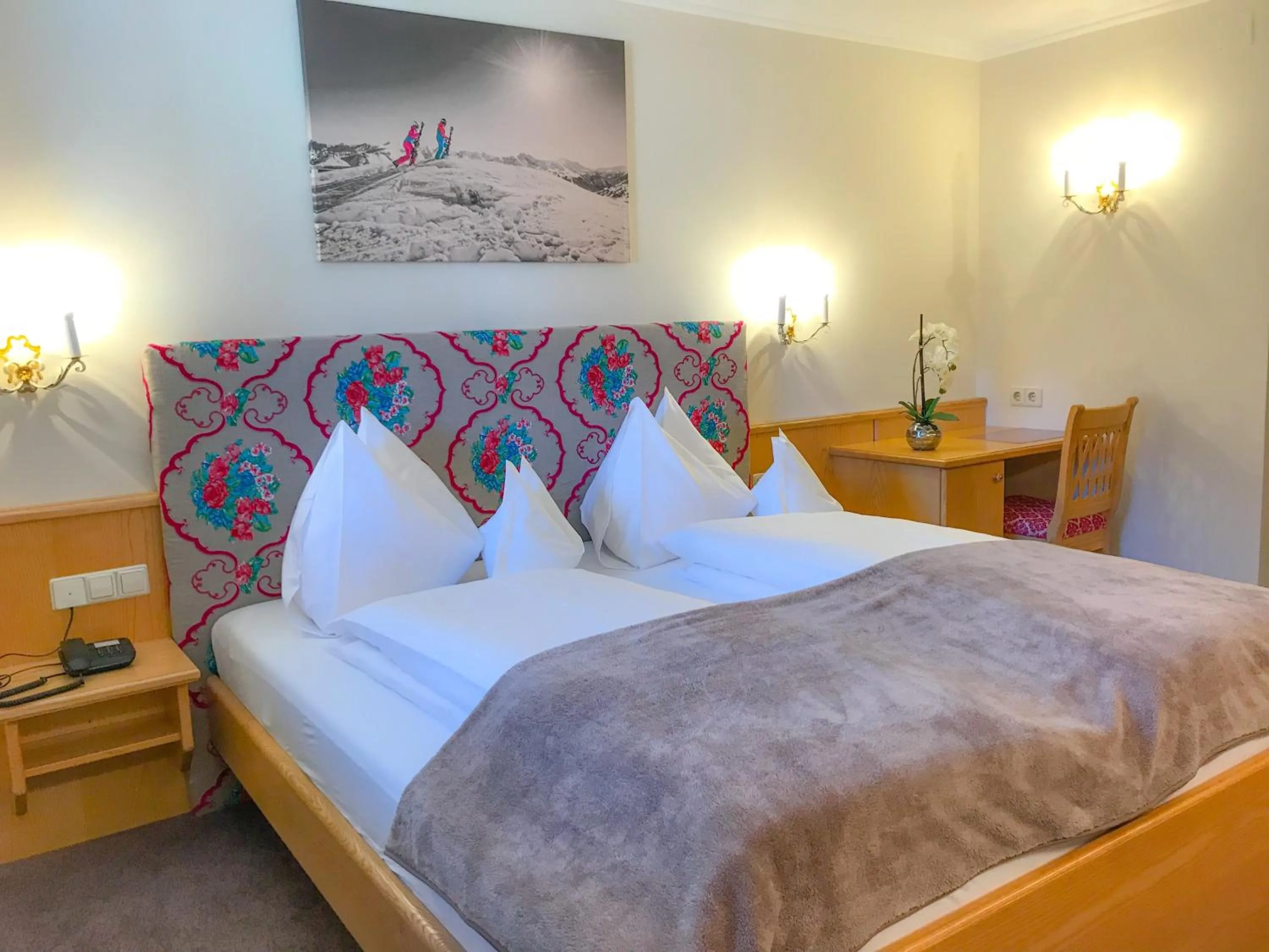 Photo of the whole room, Bed in Andi's Skihotel