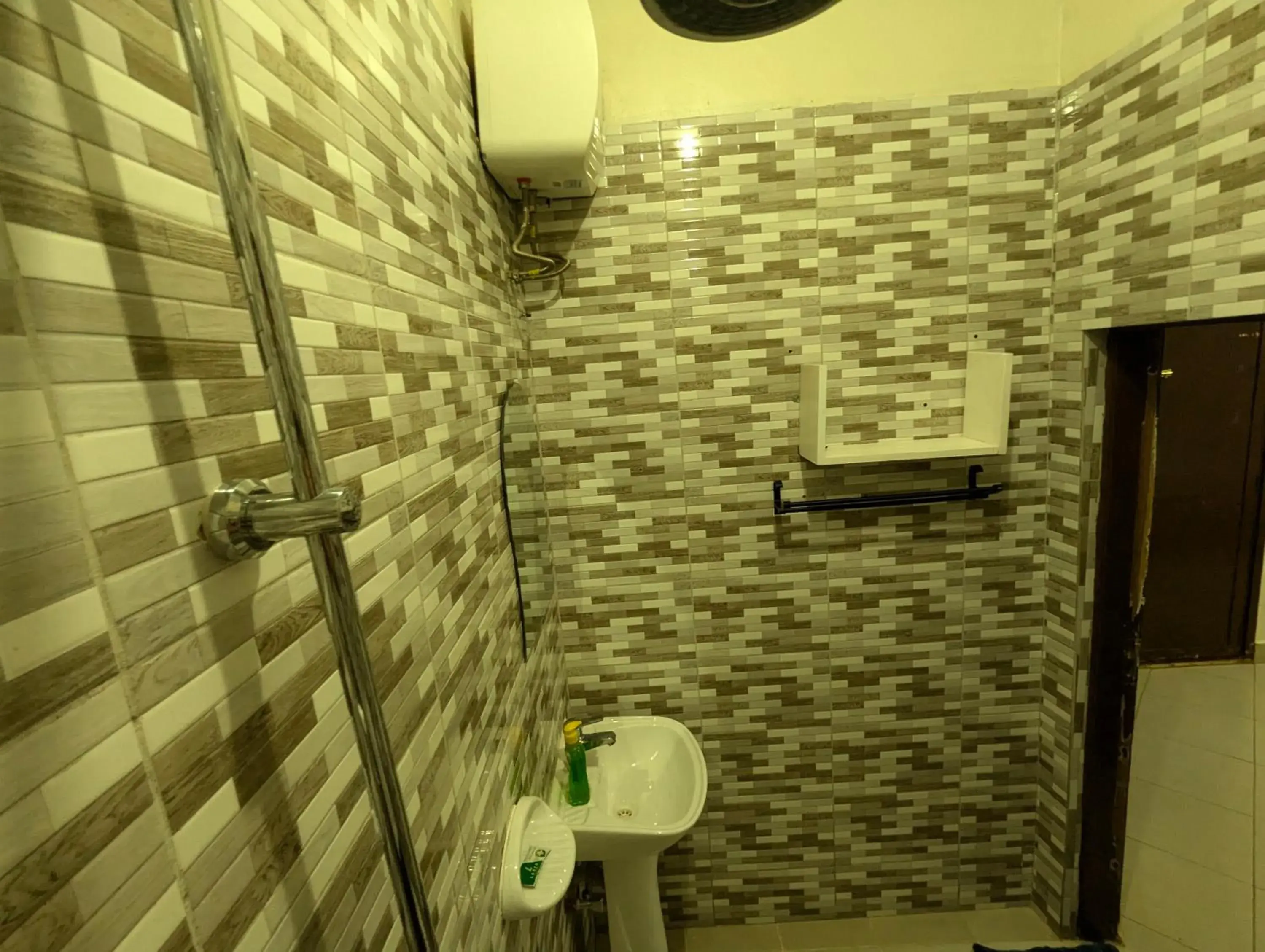 Budget Double Room in JACARANDA HOMESTAY Budget Double Room in JACARANDA HOMESTAY